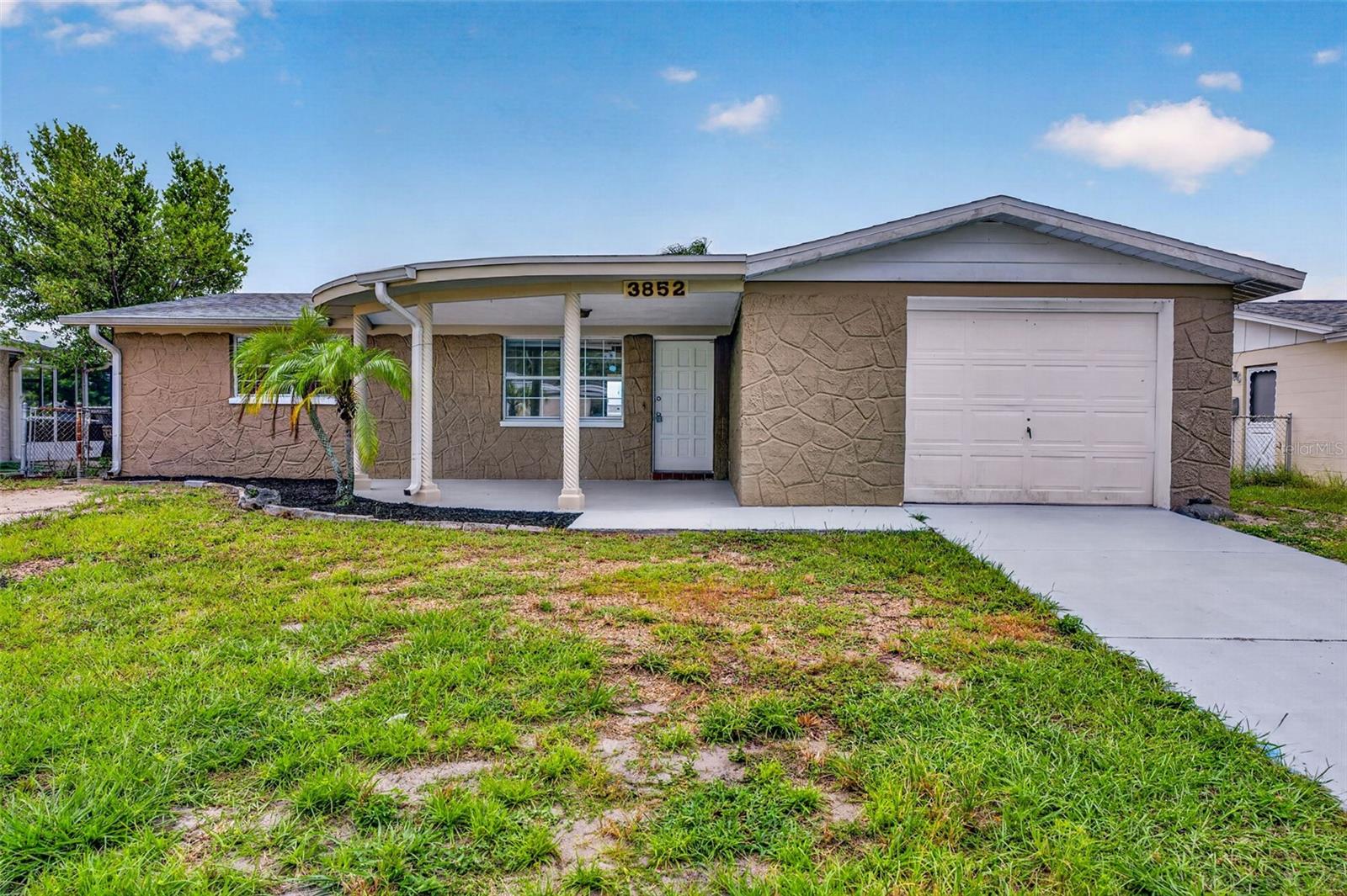 3852 Sunray Dr photo 1