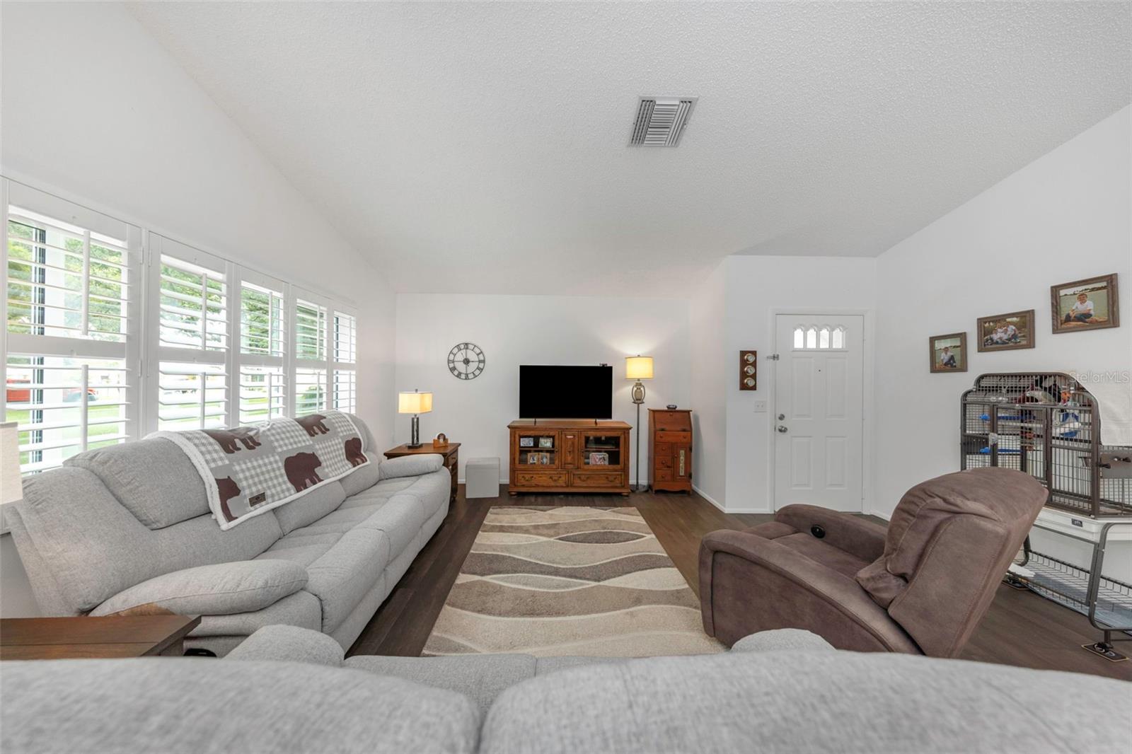 4866 Enfield CT