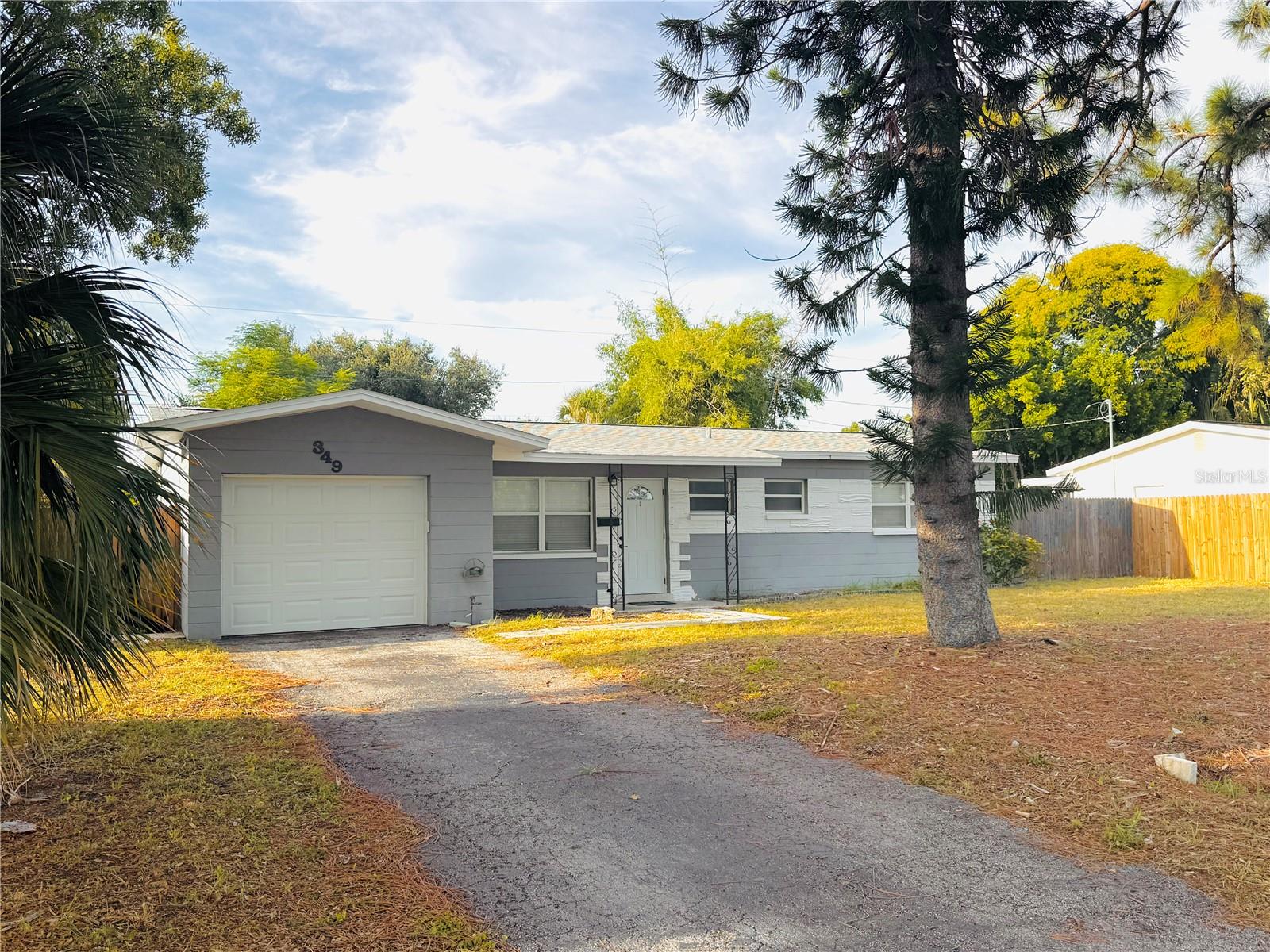 349 Dolphin Ave SE