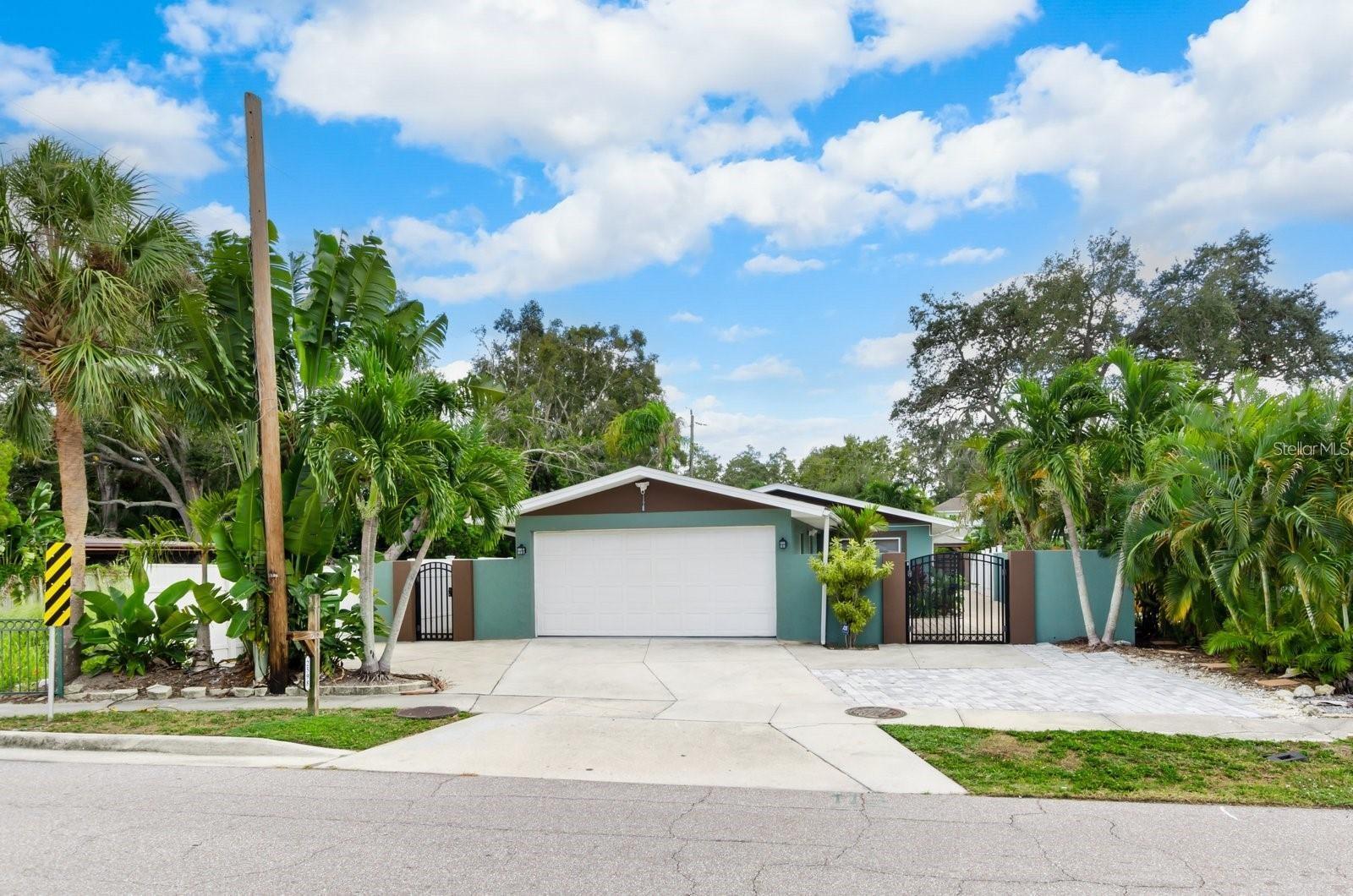 2598 Wood St photo 1