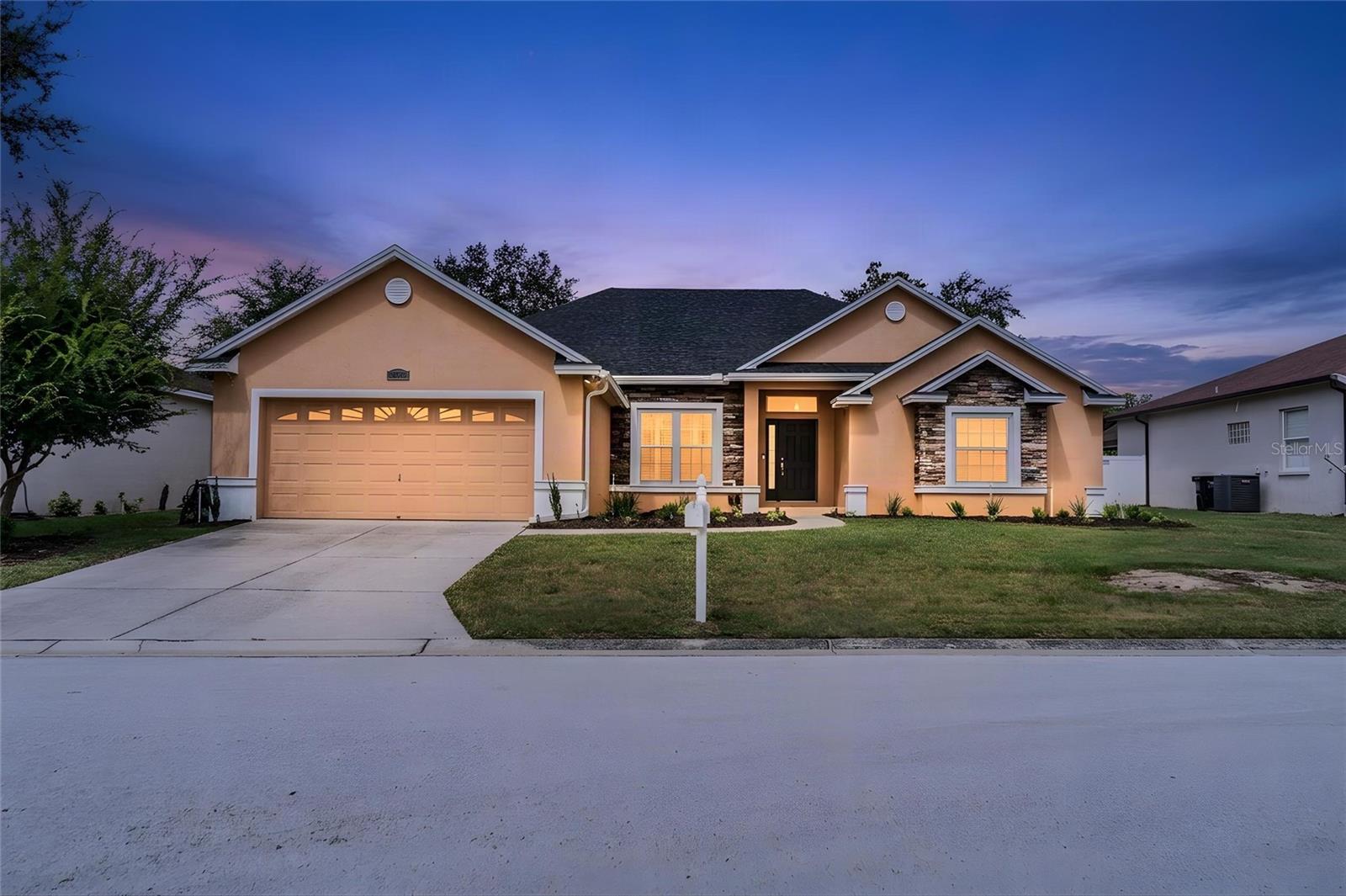6331 Alamanda Hills Dr photo 1