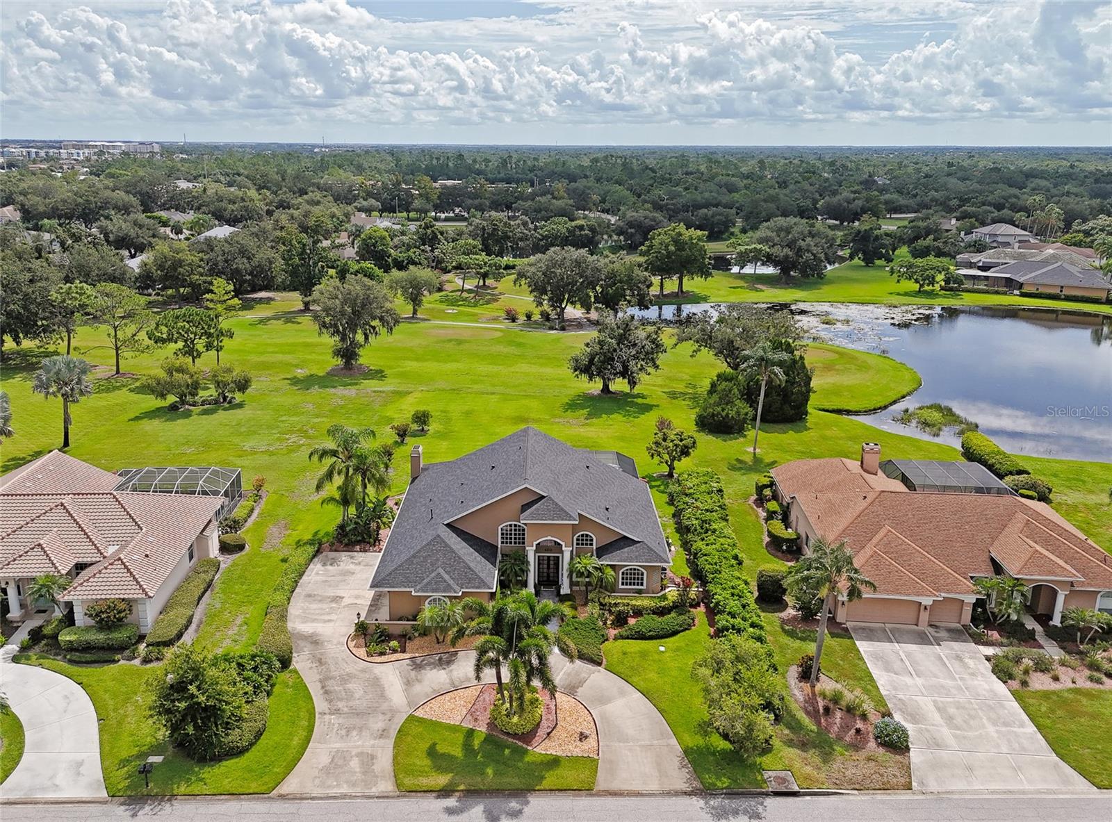 6213 Glen Abbey Ln