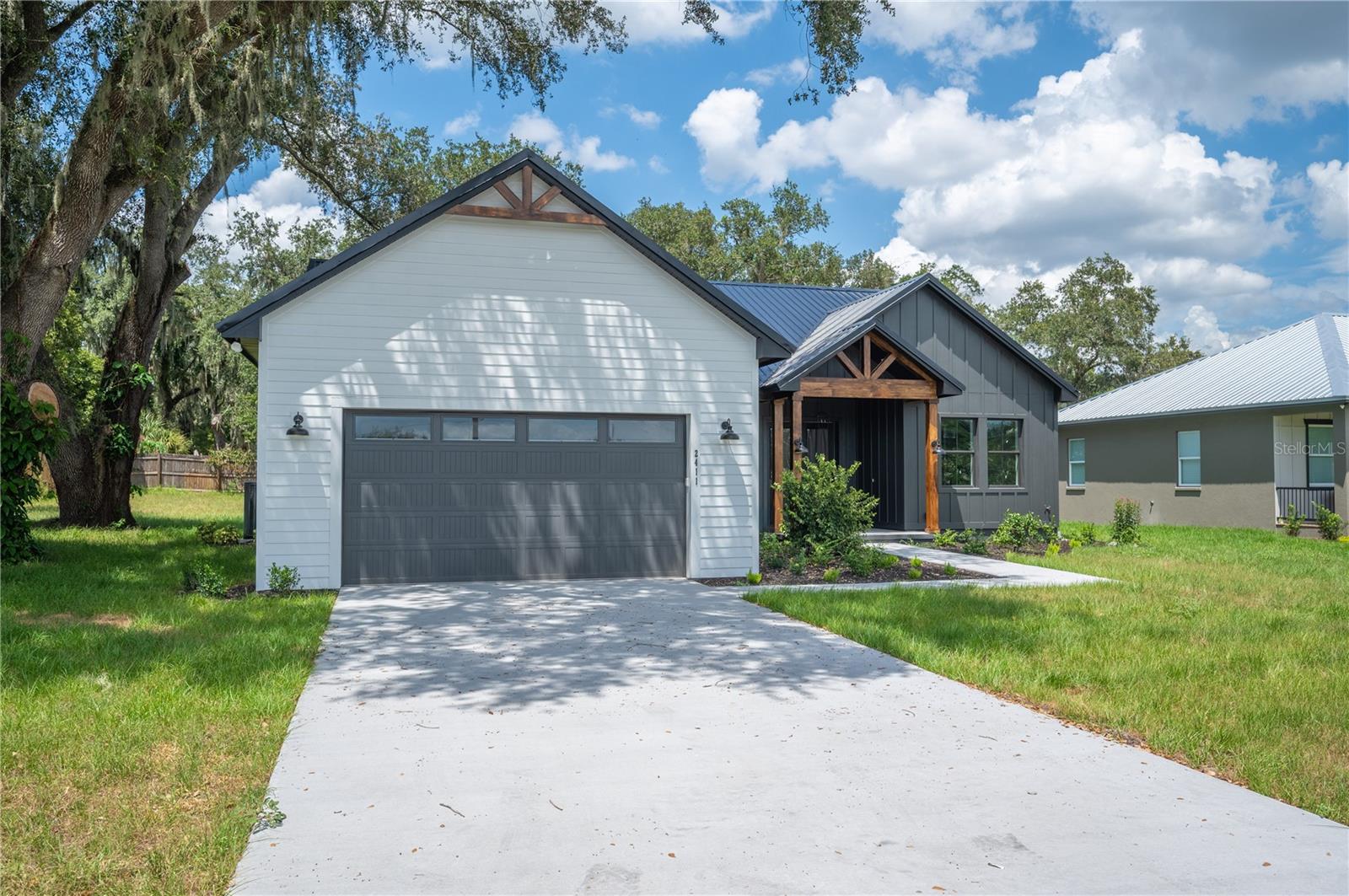 2411 Old Medulla Rd