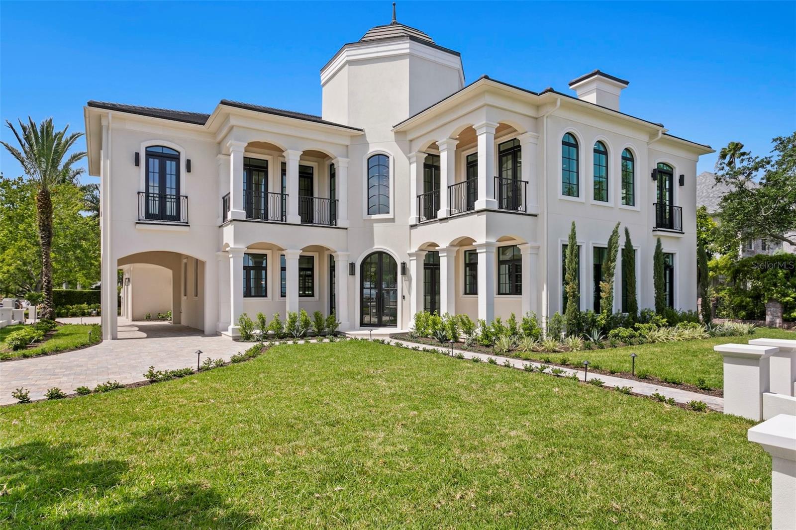 3907 Bayshore Blvd photo 1