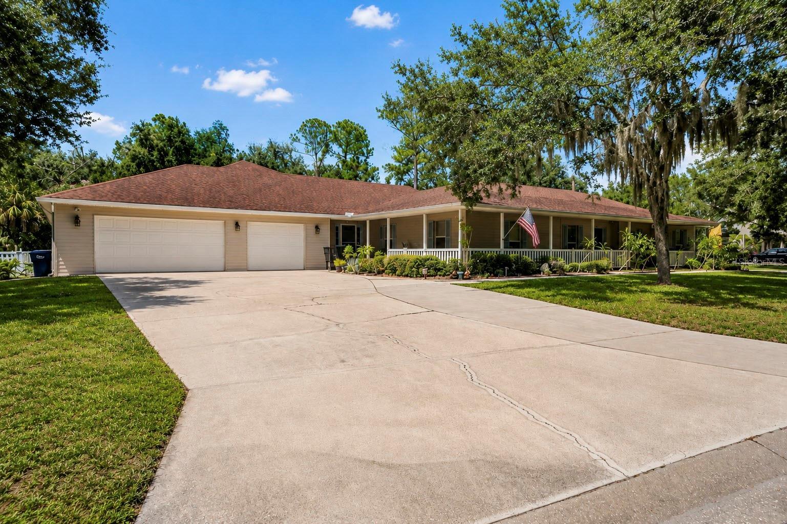 608 Woodview Way