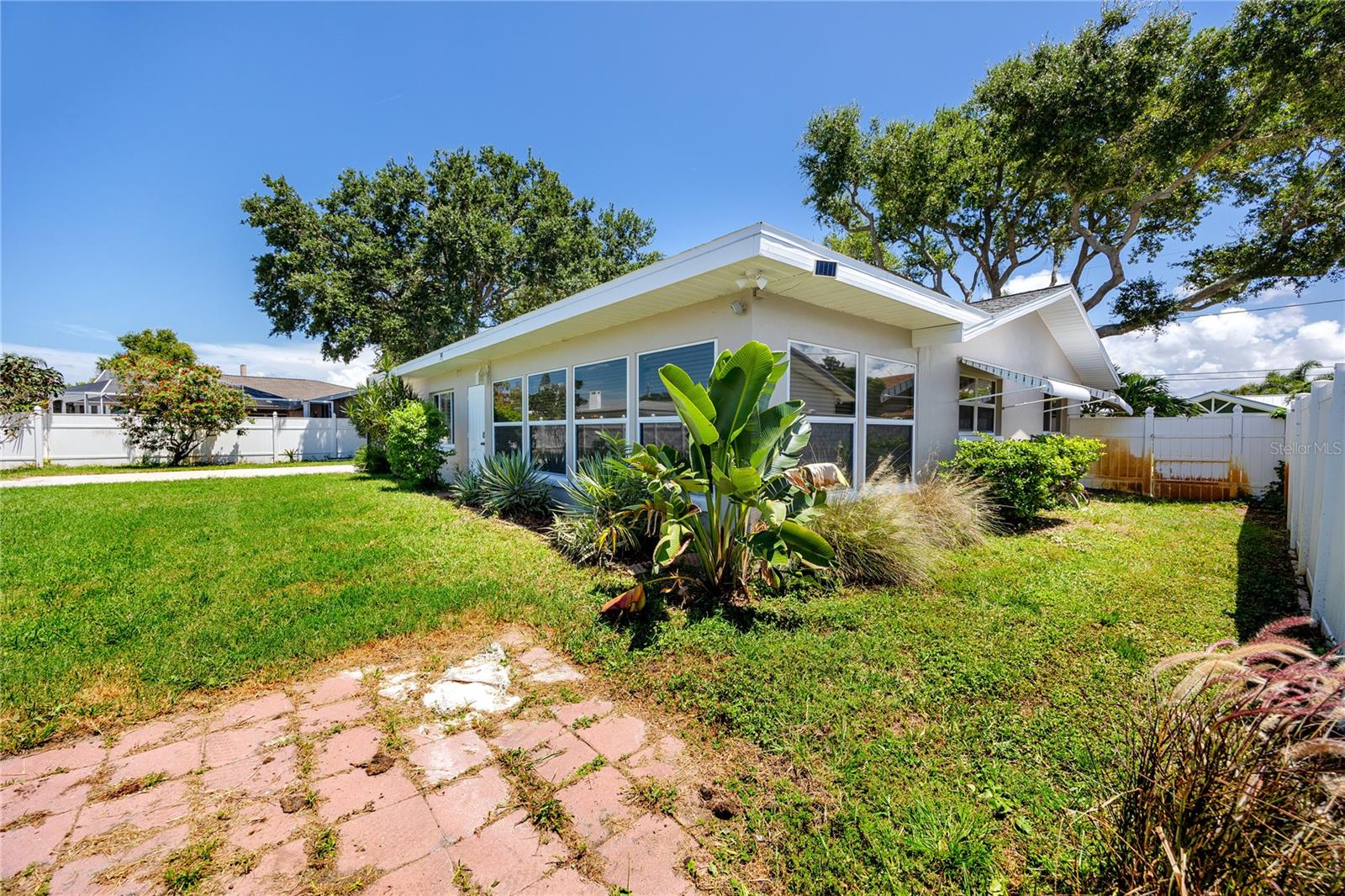 1744 Harbor Cir E