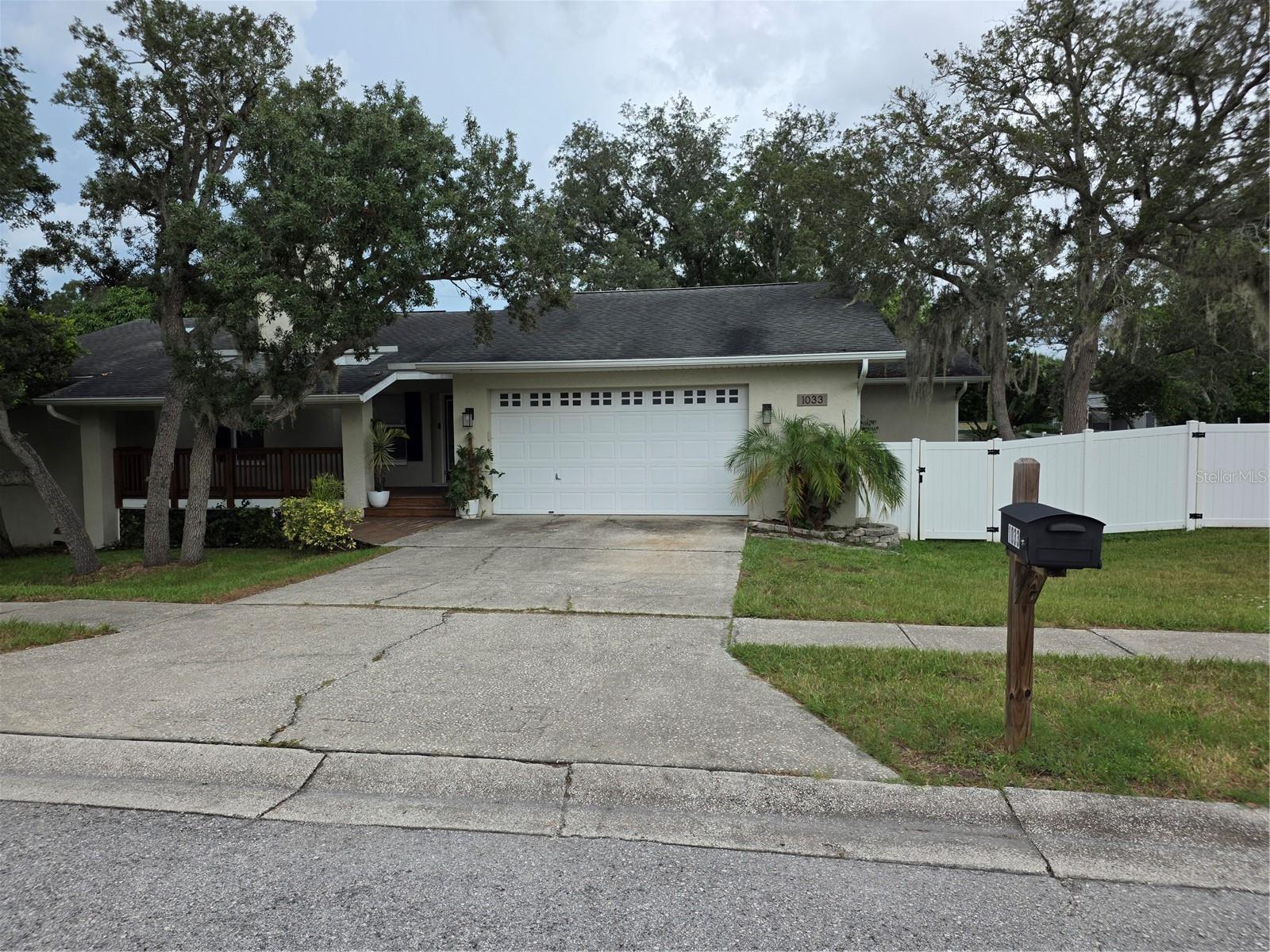 1033 Rosetree Ln