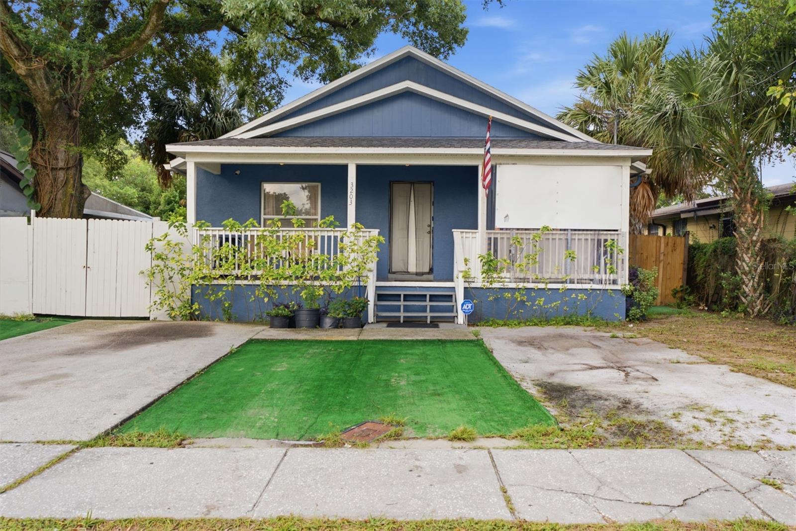 3203 Deleuil Ave