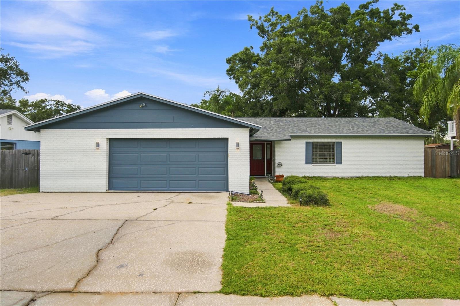 4313 Foxglen Ln photo 1