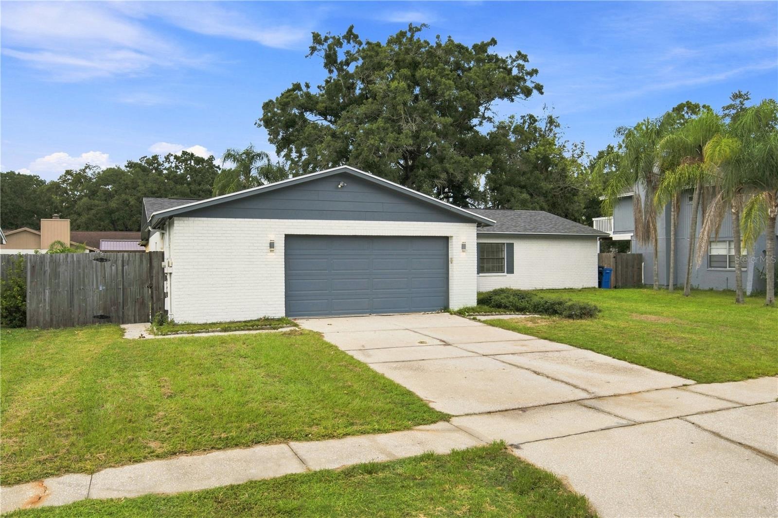 4313 Foxglen Ln