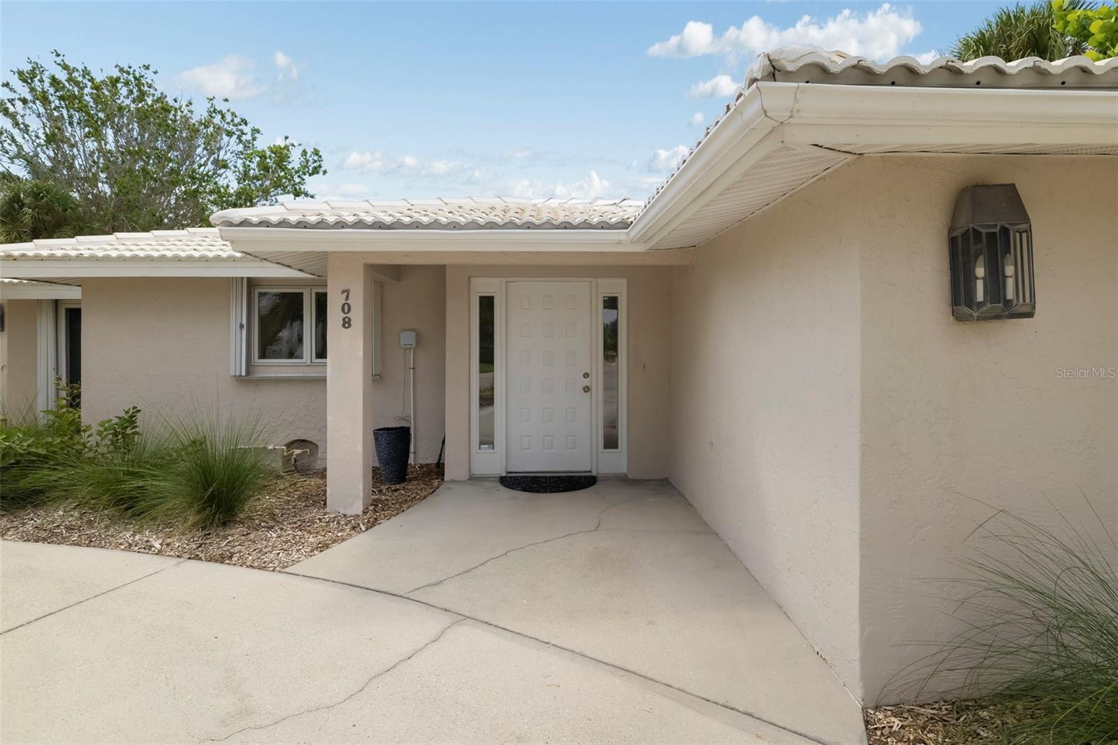 708 Garfield Dr