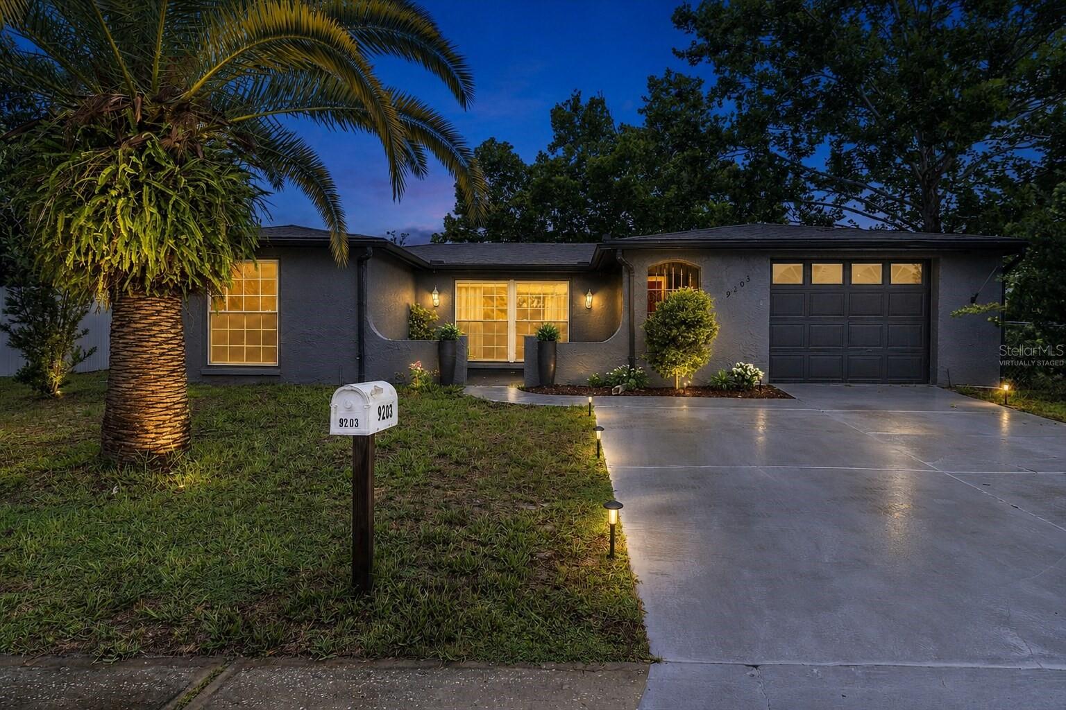 9203 Greenbriar Ln