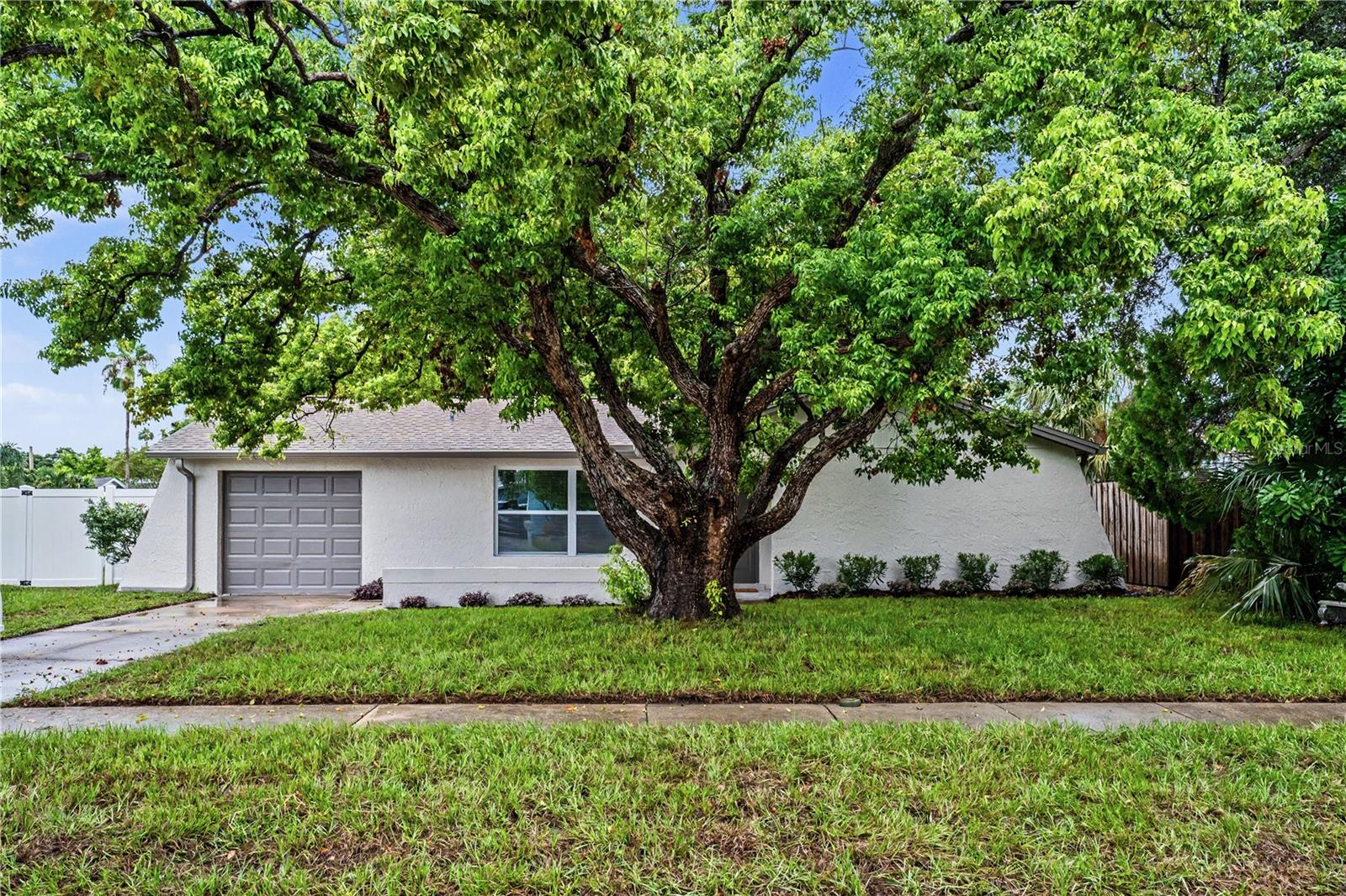 11928 Temple CT