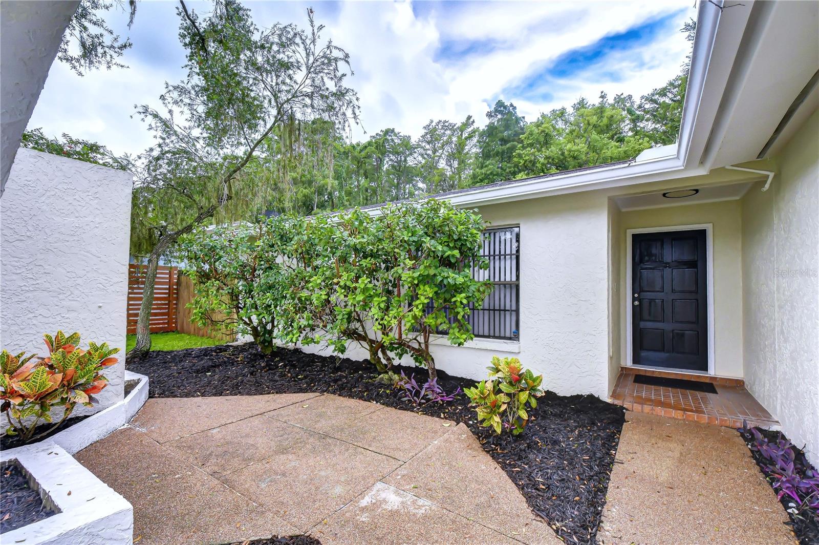 16122 Oakmanor Dr