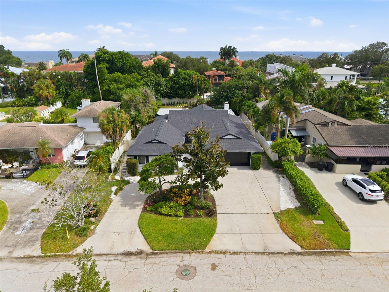 219 Miramar Blvd NE