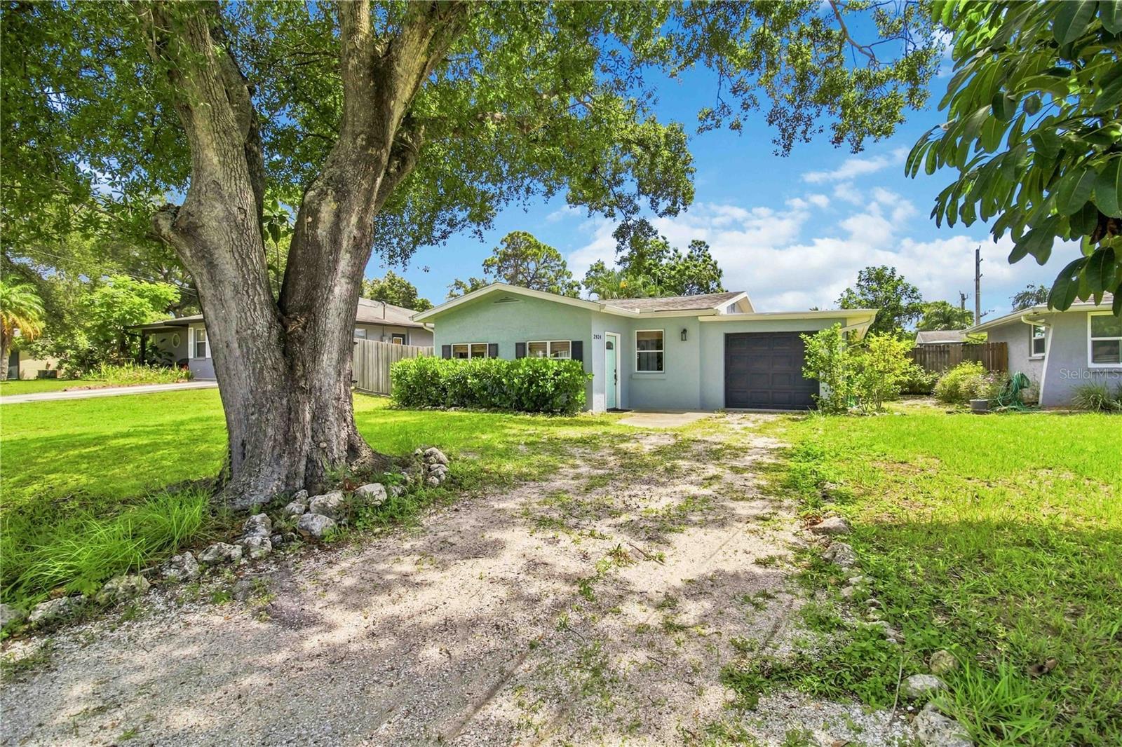 2924 Hillview St photo 1