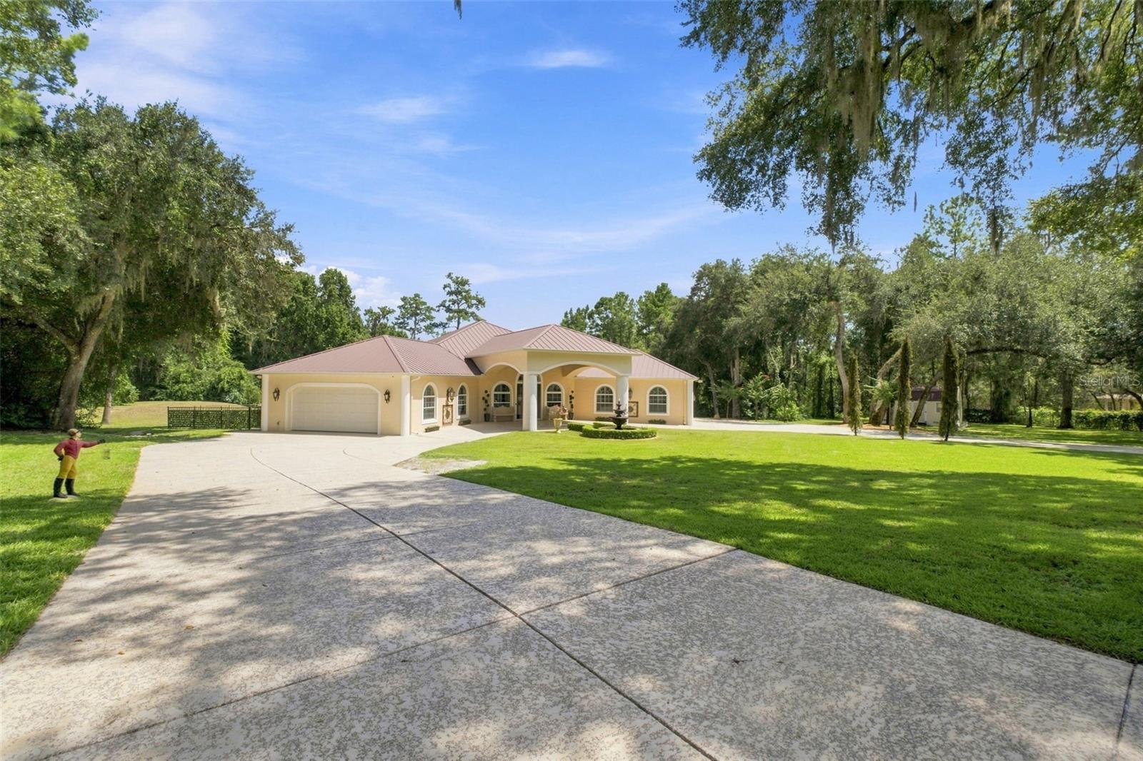 22259 Skyview Cir