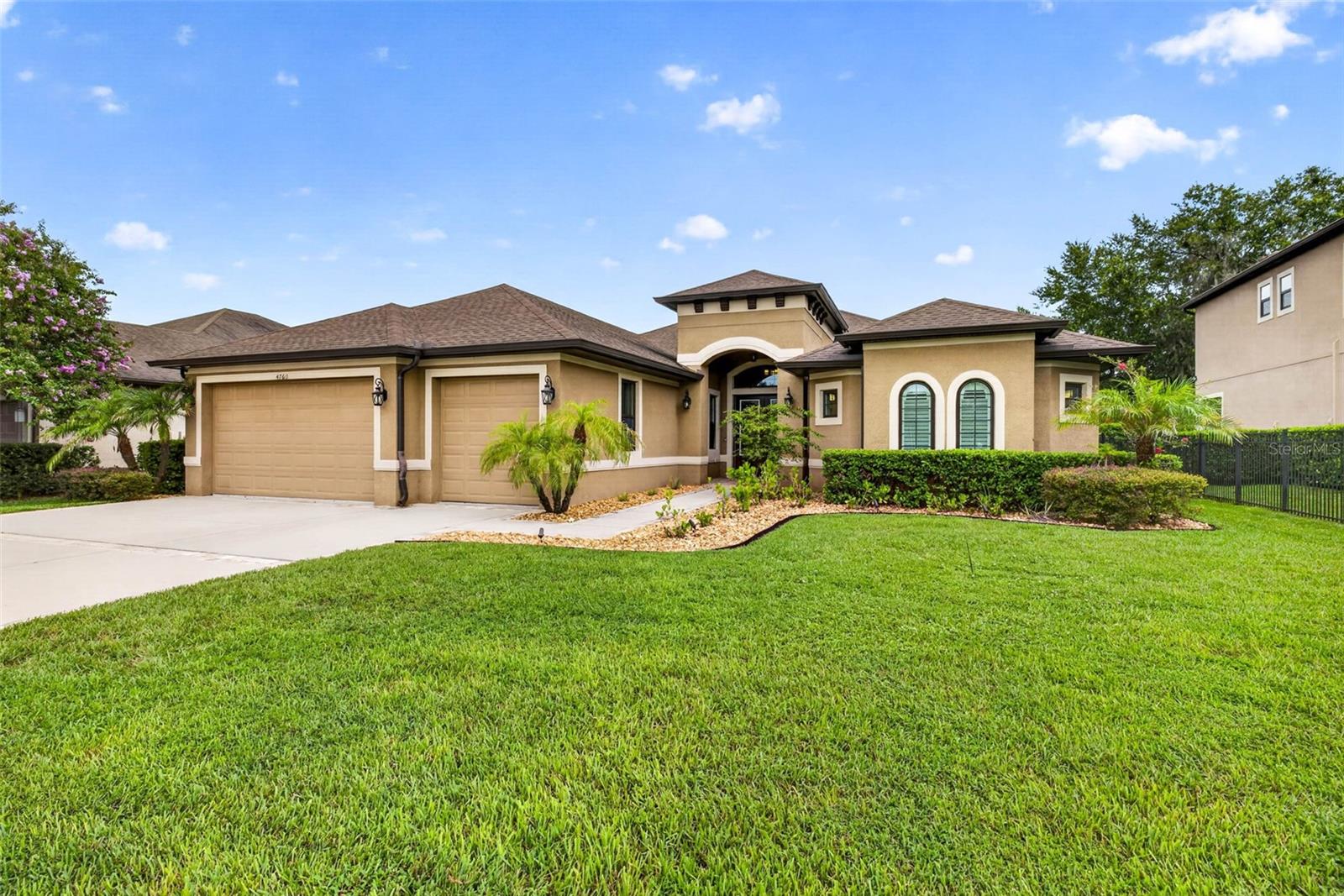 4760 Lago Vista Cir photo 1