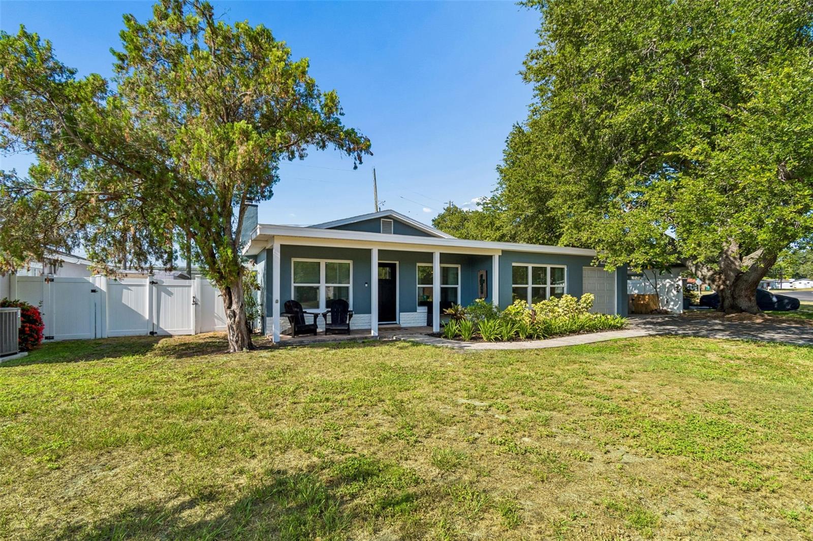 10748 Village Green Ave photo 1