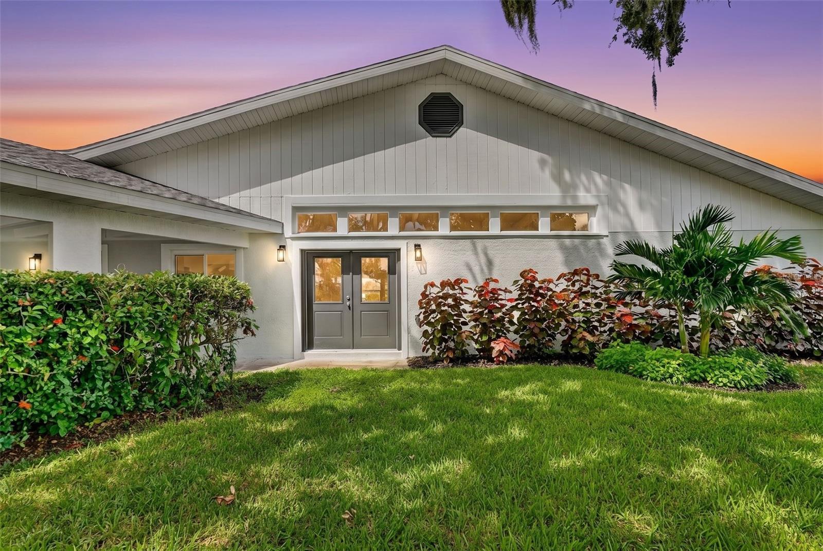 341 Shore Dr photo 1