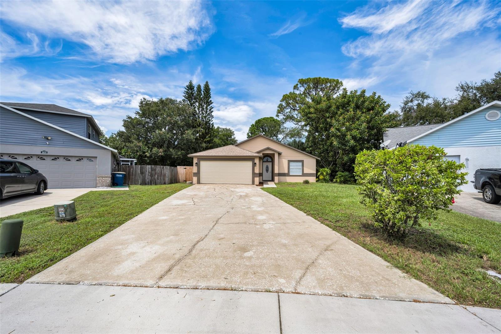 1874 Feather Tree Cir