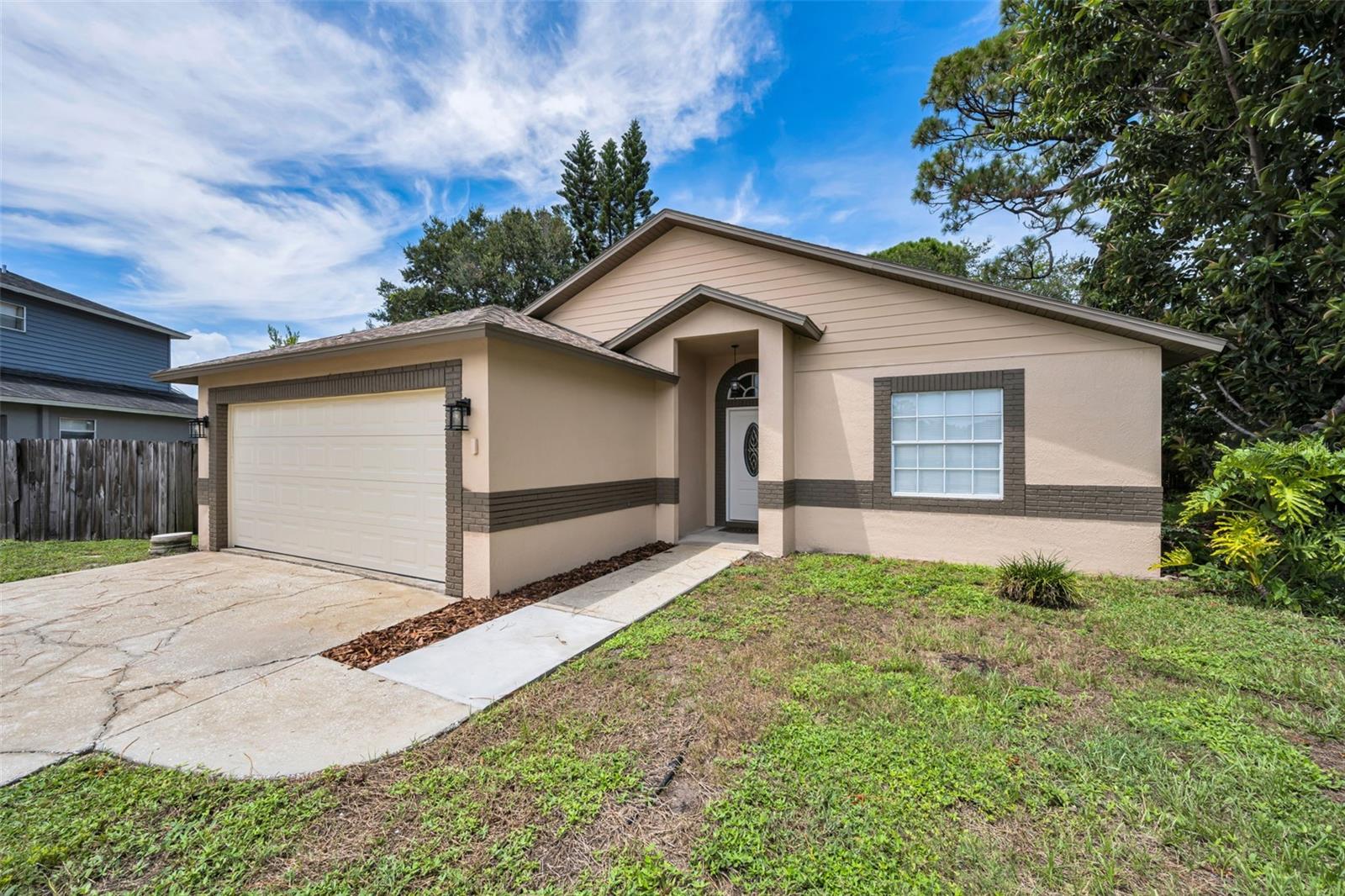 1874 Feather Tree Cir