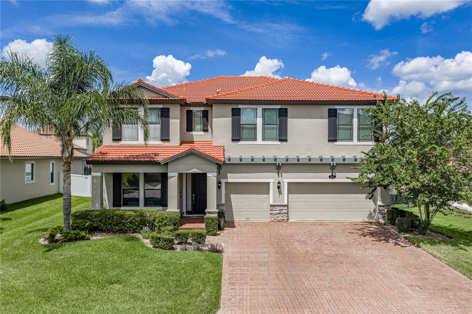 1902 Via Lago Dr photo 1