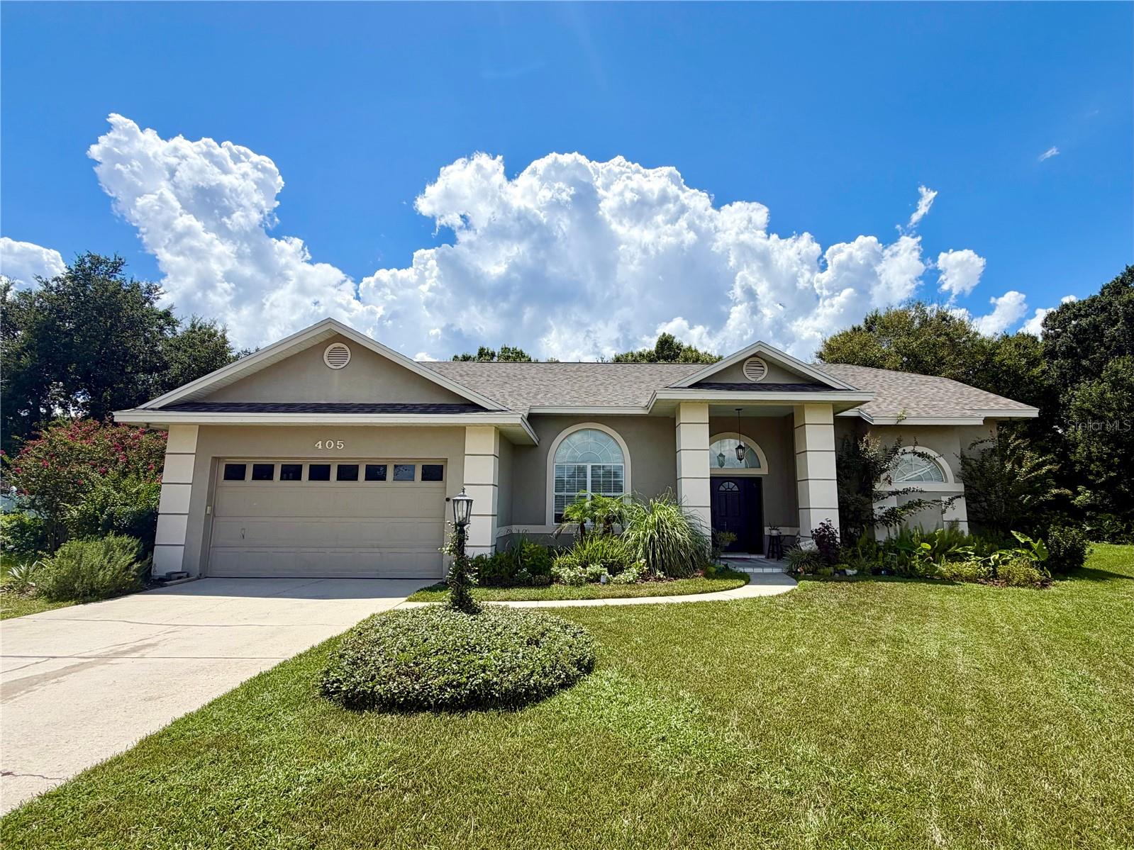 405 Valley CT photo 1