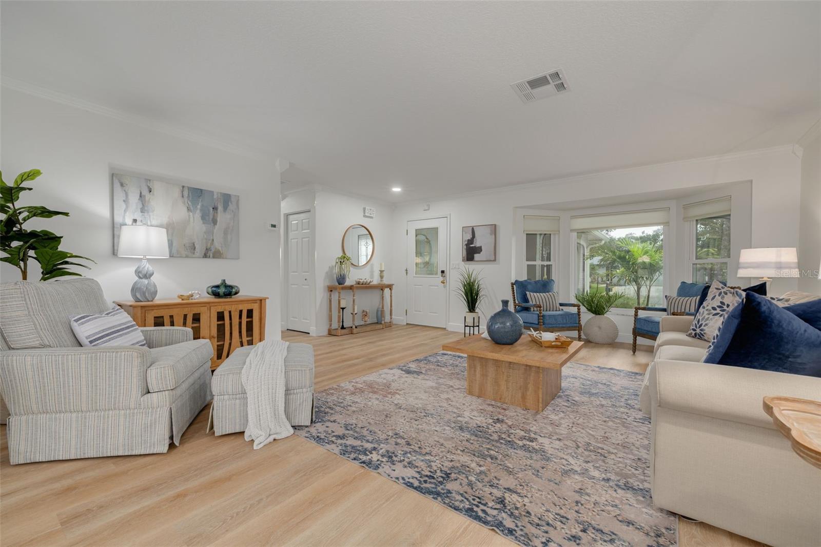 3558 Oak Lake Dr