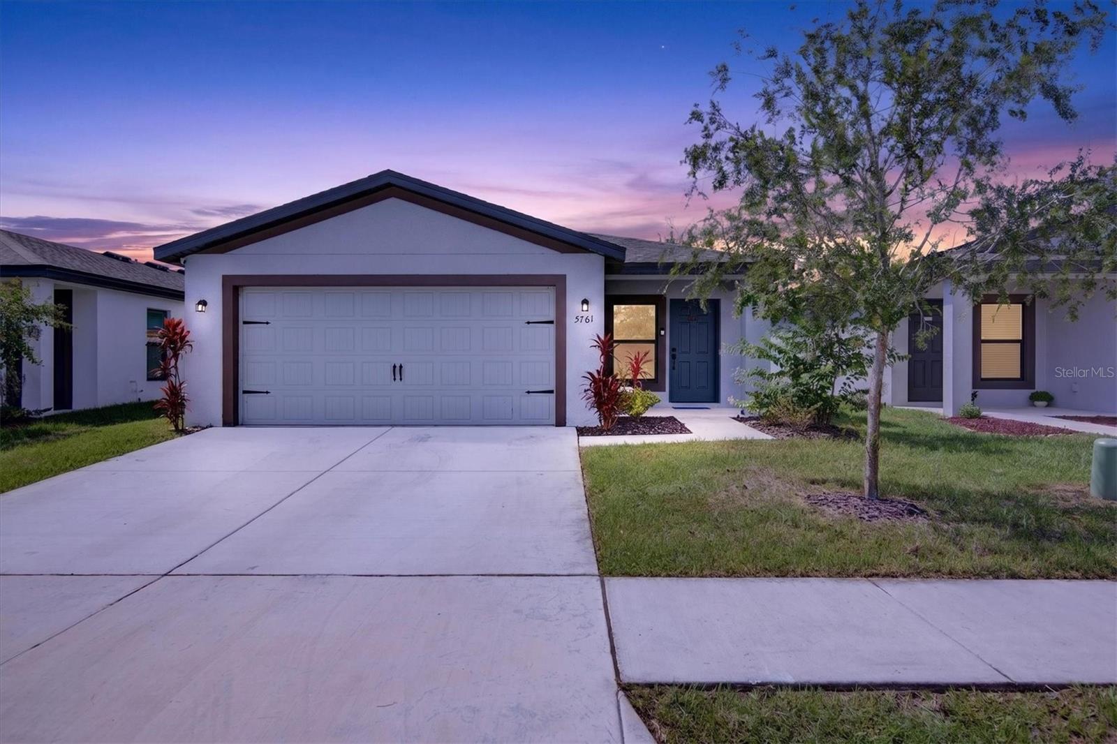 5761 Helmsman CT