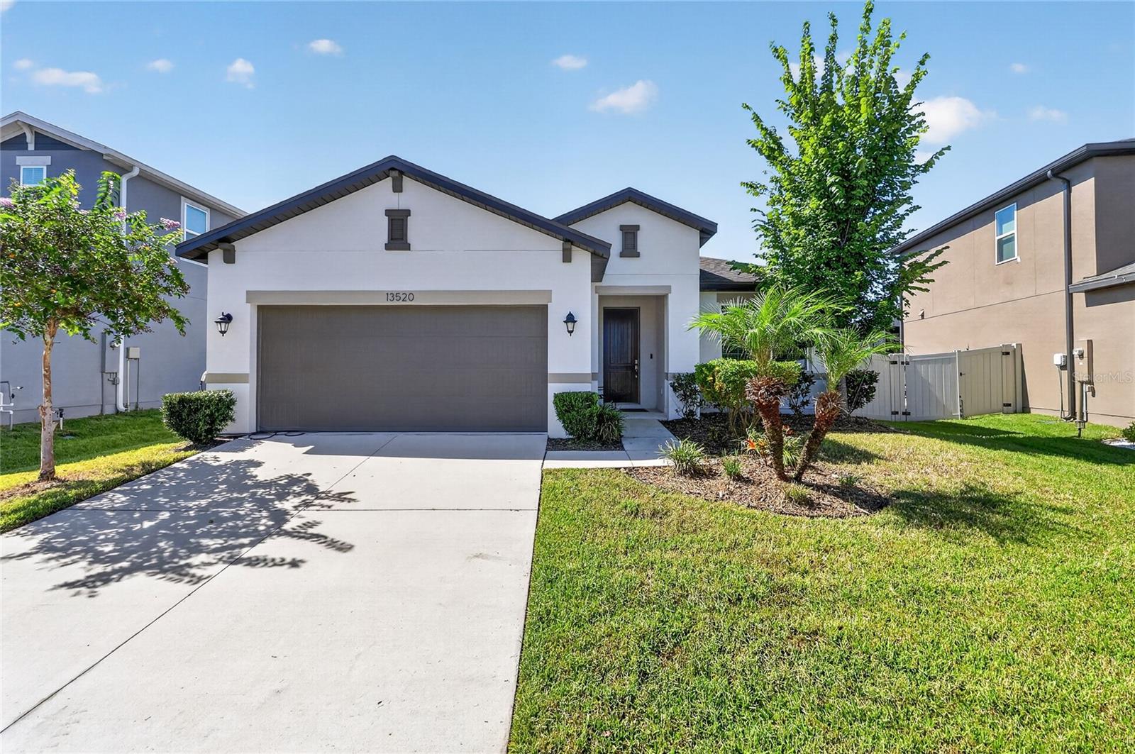 13520 Palmera Vista Dr photo 1
