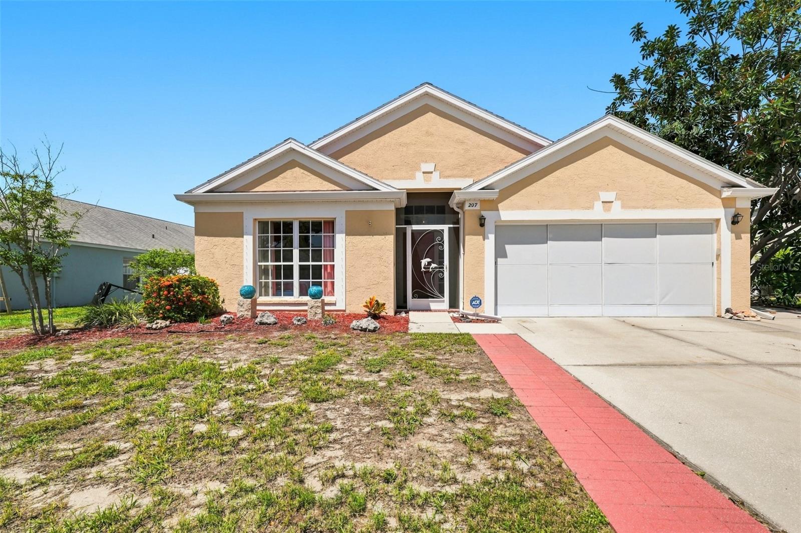 207 Lakeway Ln photo 1