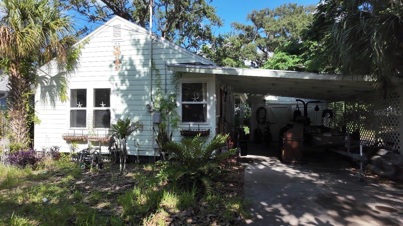 1121 Orange Ave