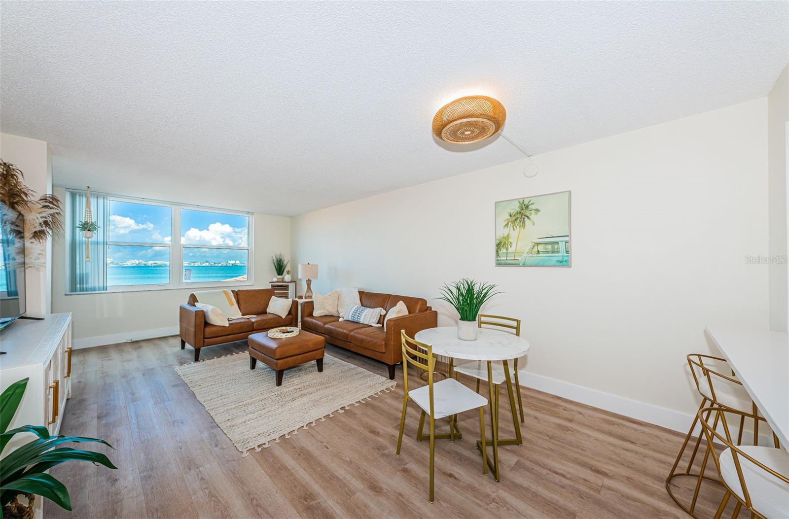 6177 Sun Blvd #307