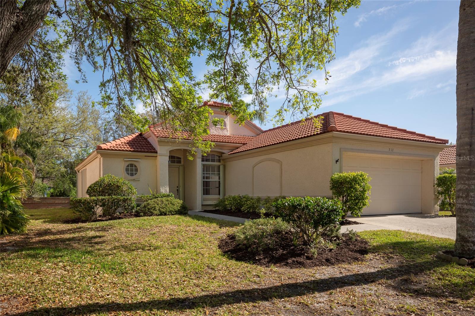 717 Lighthouse Dr