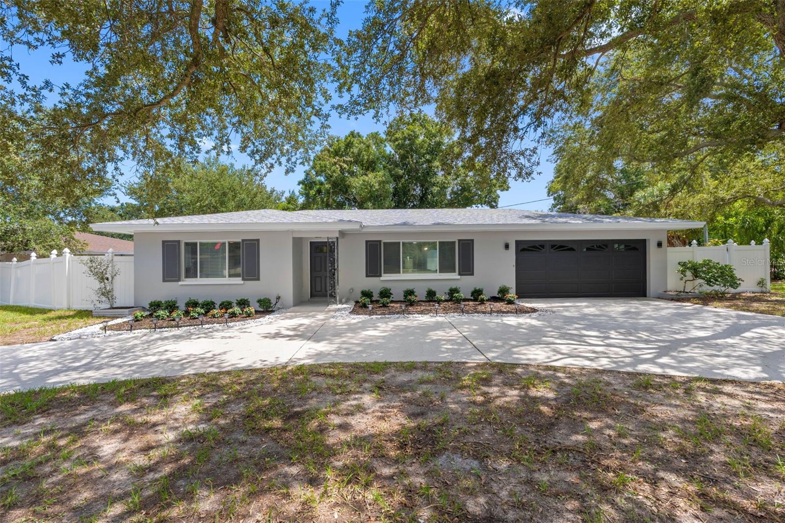 1601 Hardwood Dr