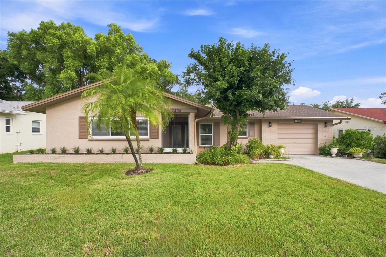2336 Malcolm Dr photo 1