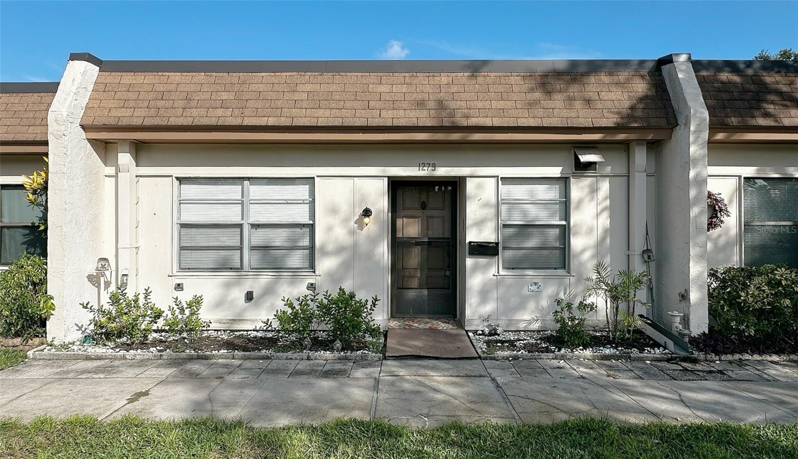 1279 Mission Hills Blvd photo 1