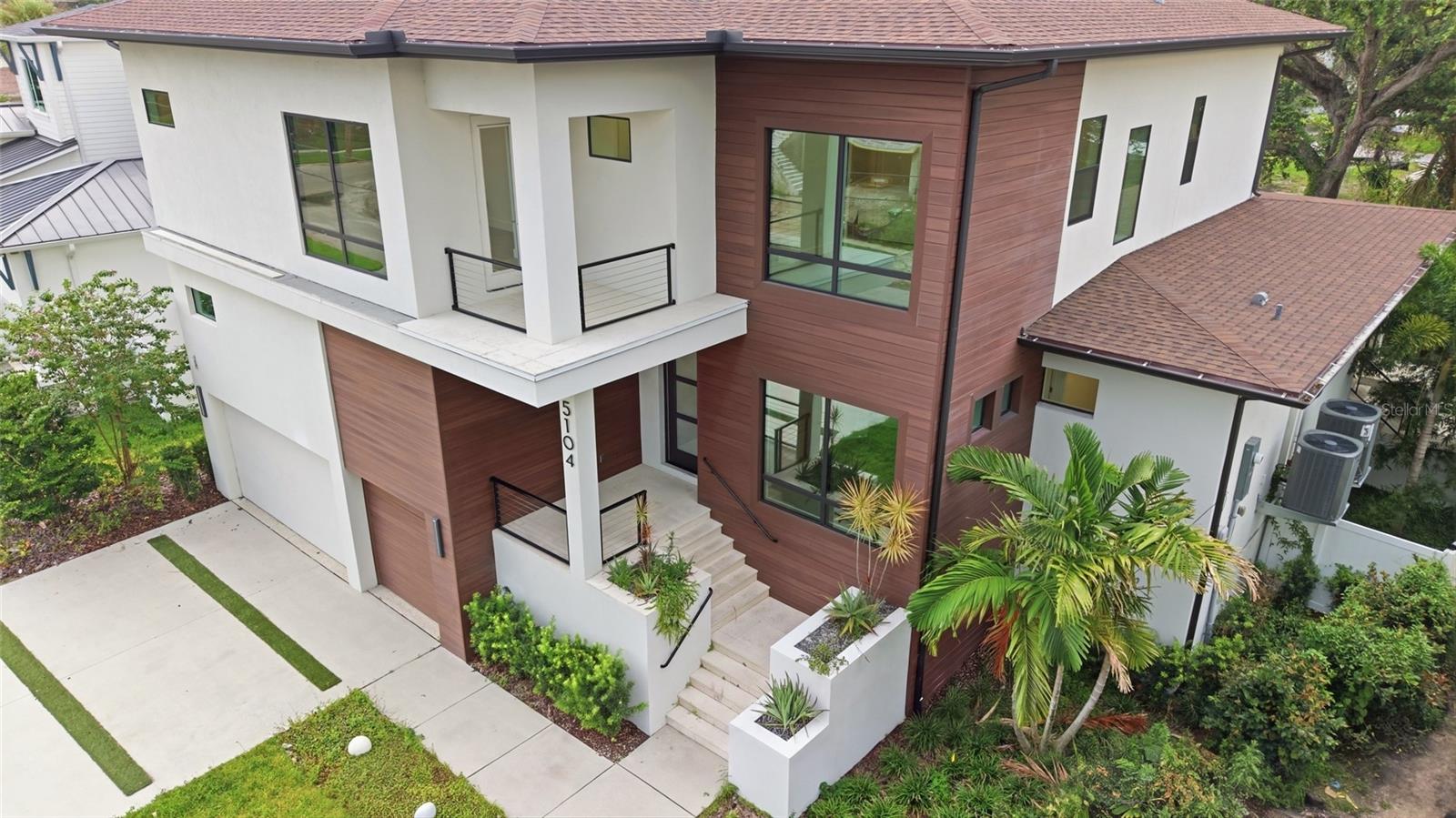 5104 W Evelyn Dr