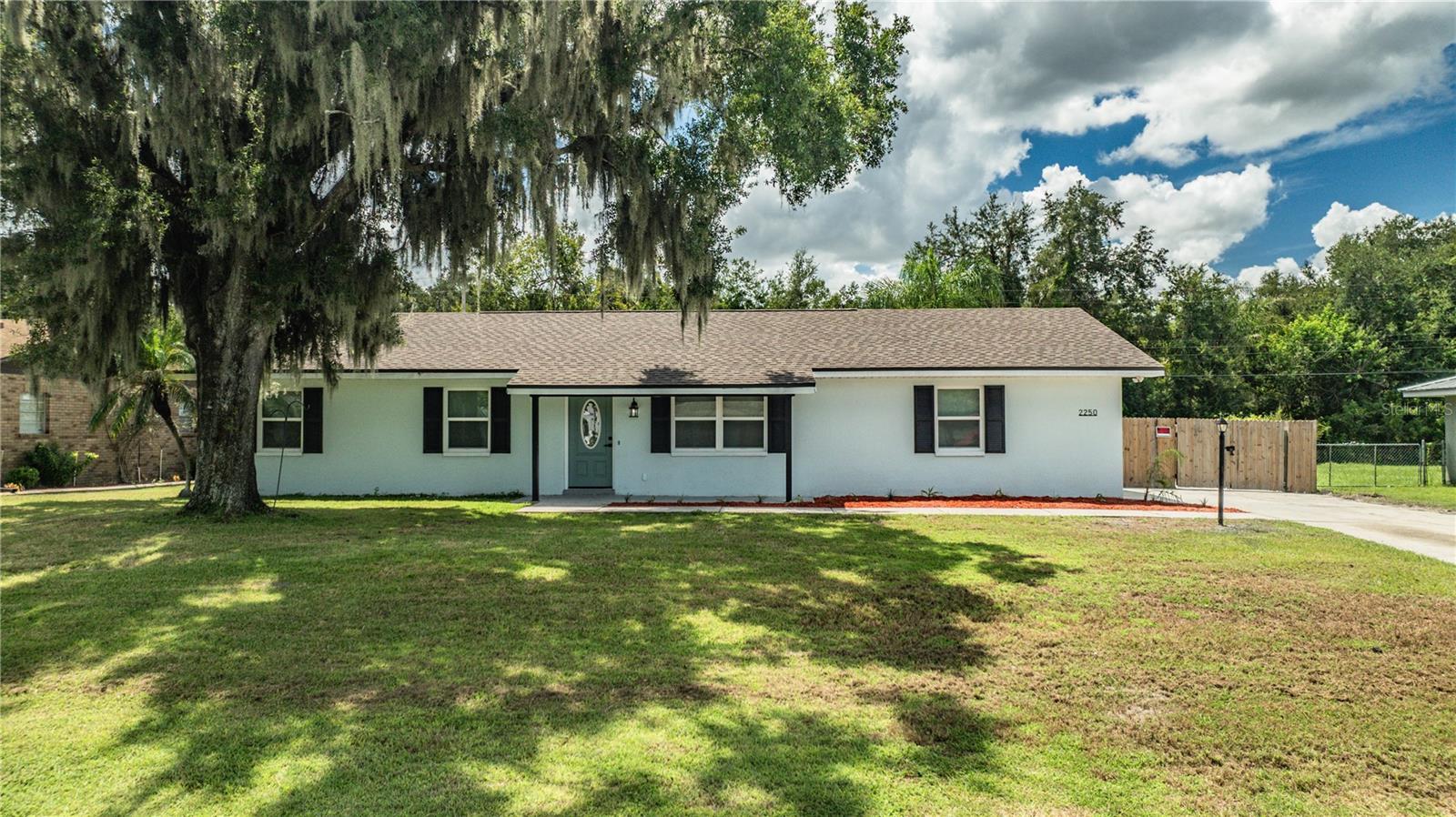 2250 Maple Hill Dr photo 1