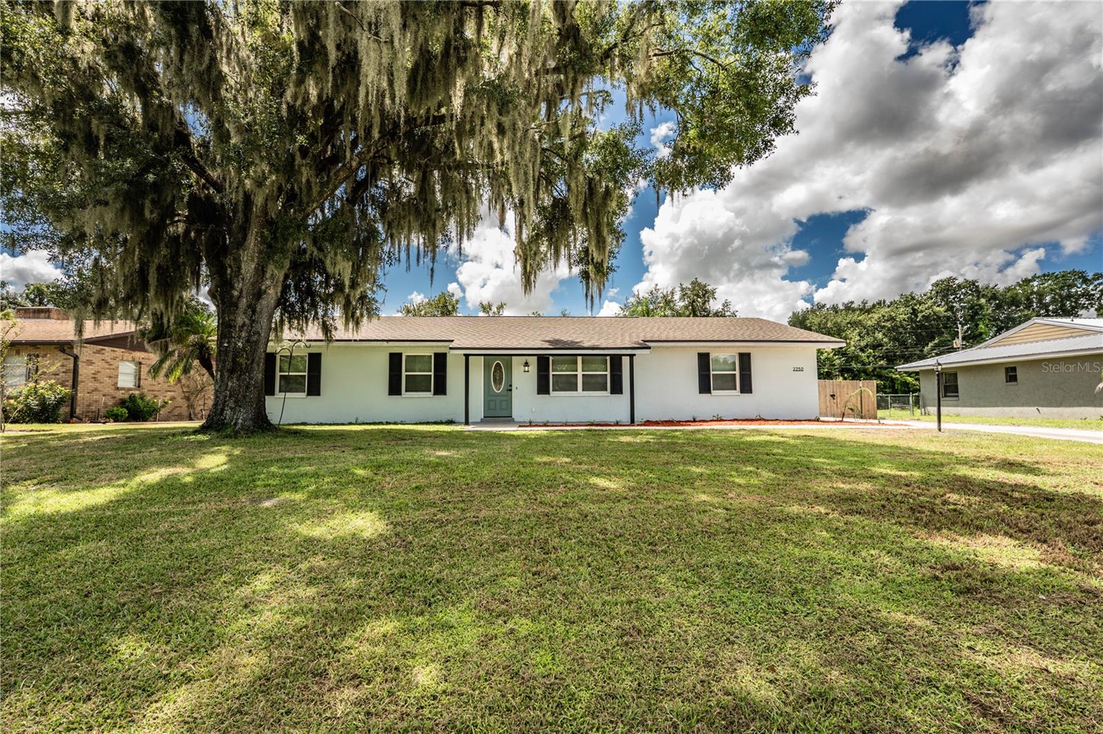 2250 Maple Hill Dr