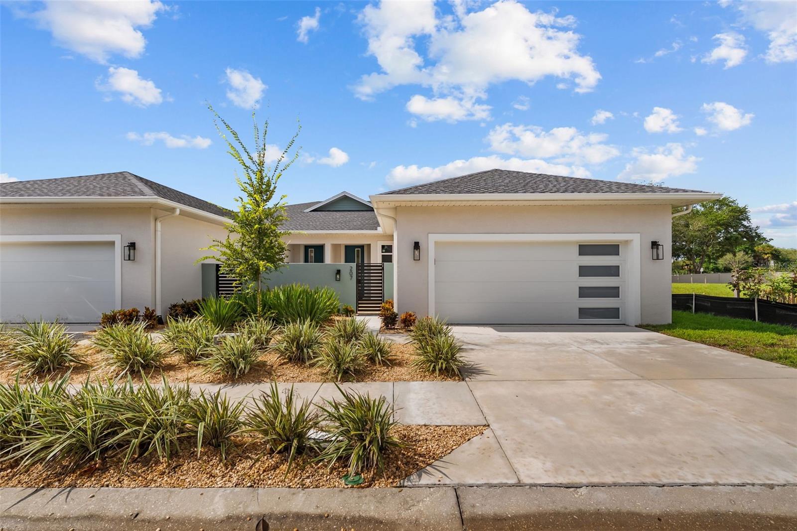 207 Athenian Way photo 1