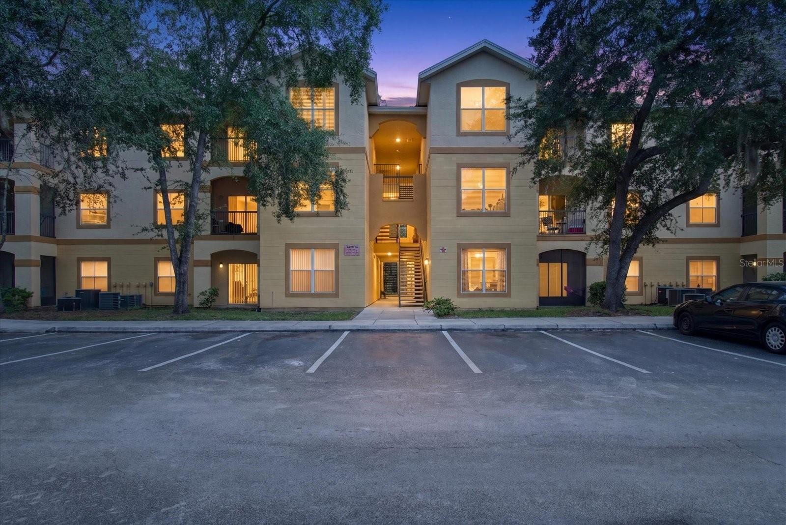 5608 Pinnacle Heights Cir #305 photo 1