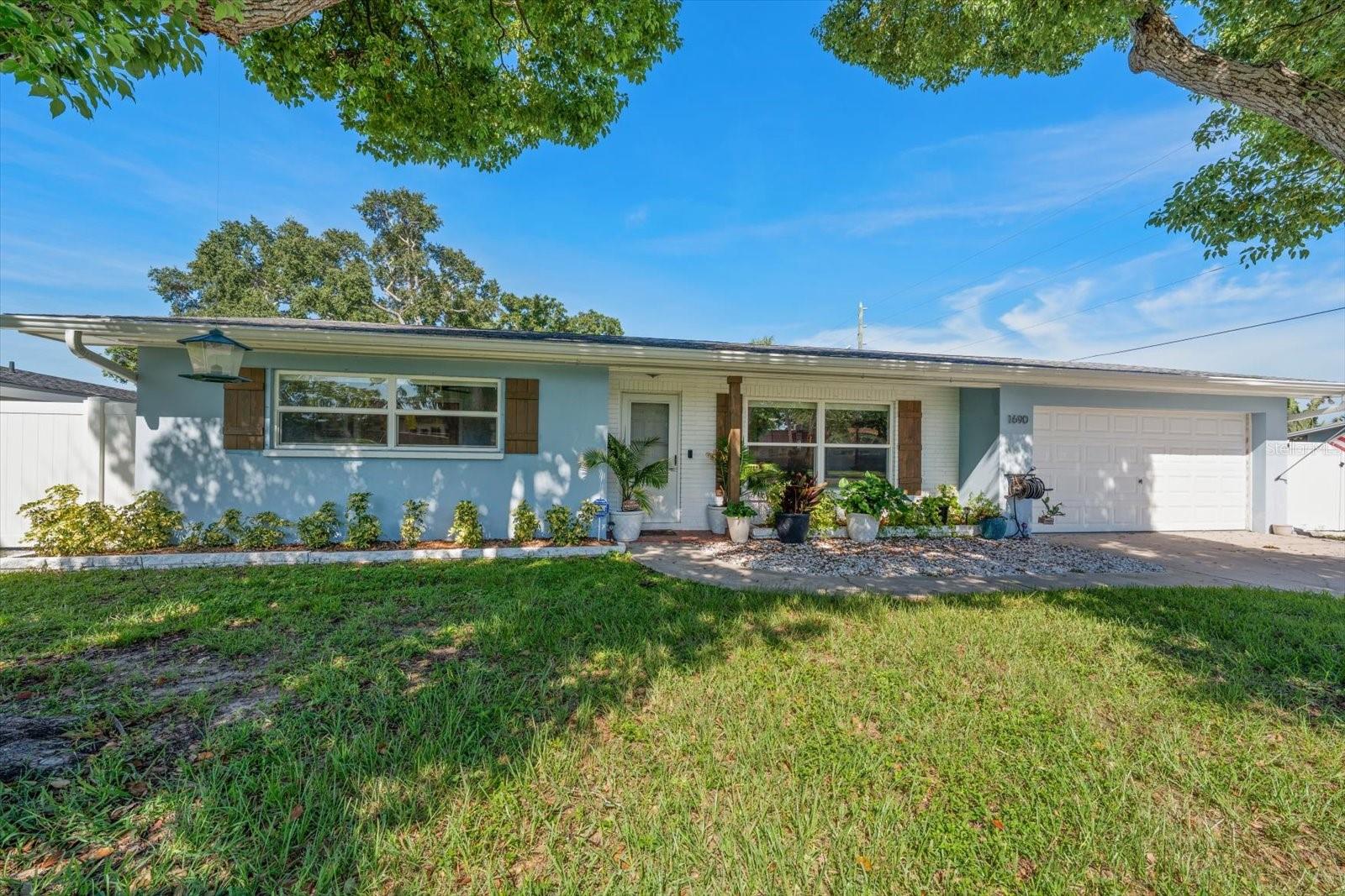 1690 Pinehurst Rd