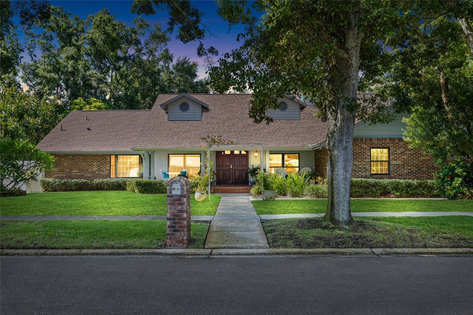 2707 Westchester Dr N photo 1
