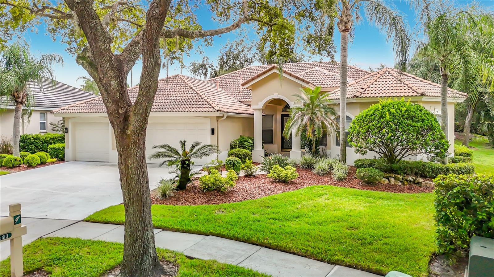 10221 Garden Alcove Dr photo 1