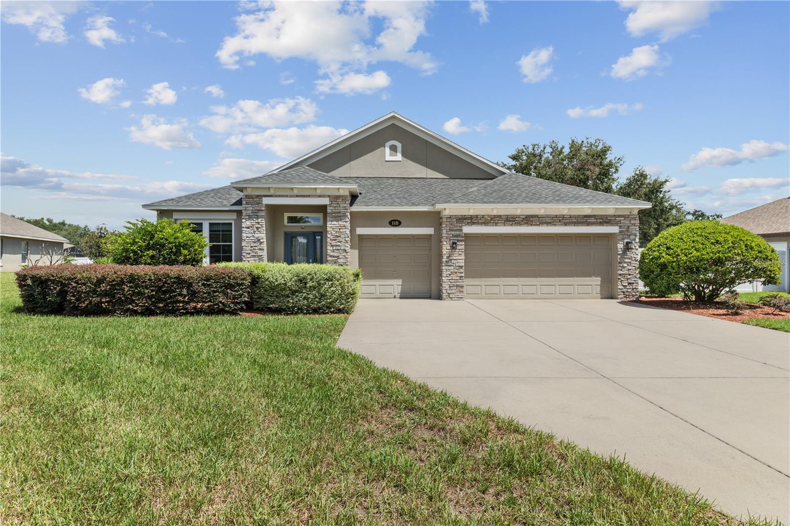 115 Sapphire CT photo 1