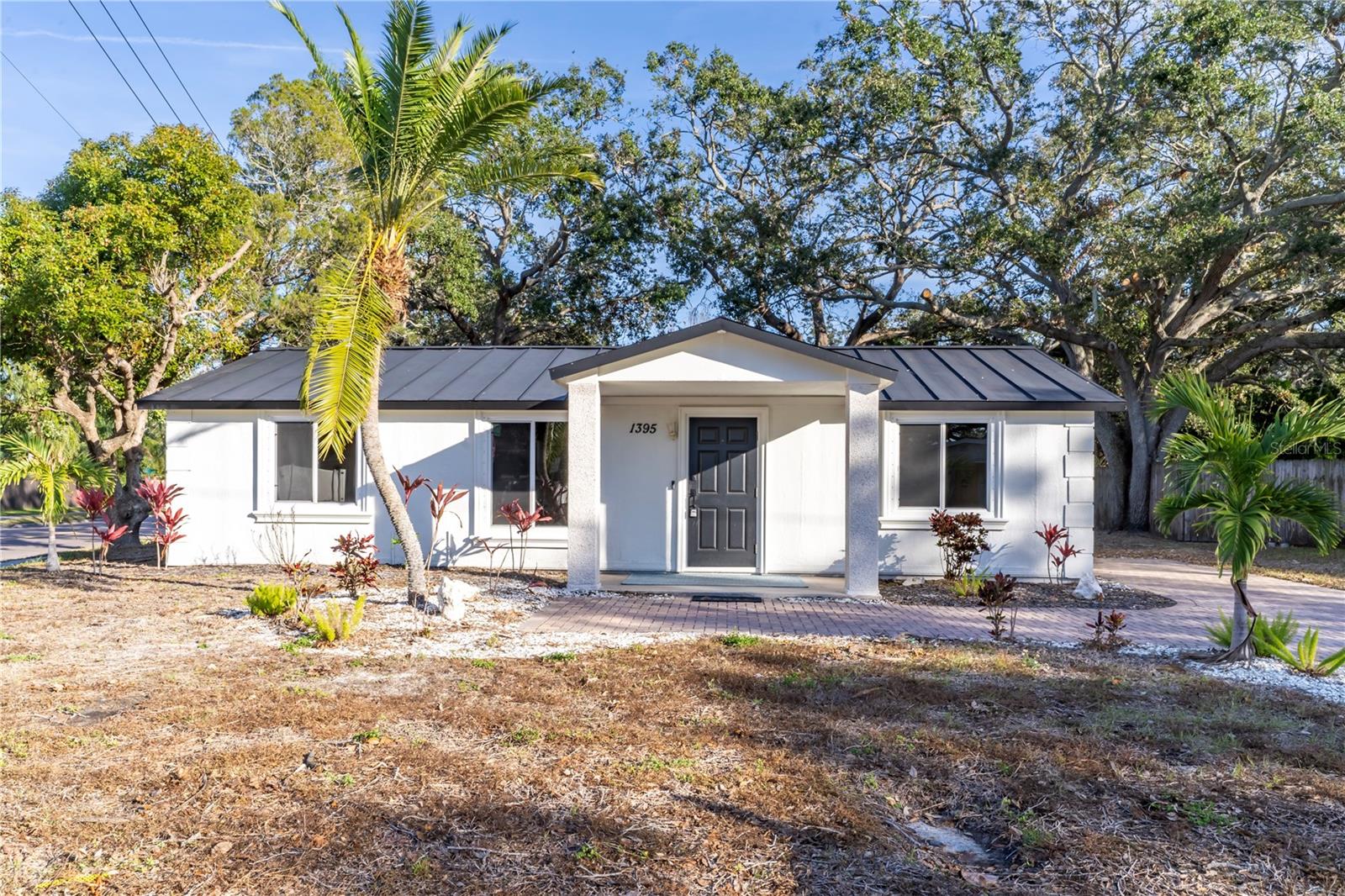 1395 Davis Rd
