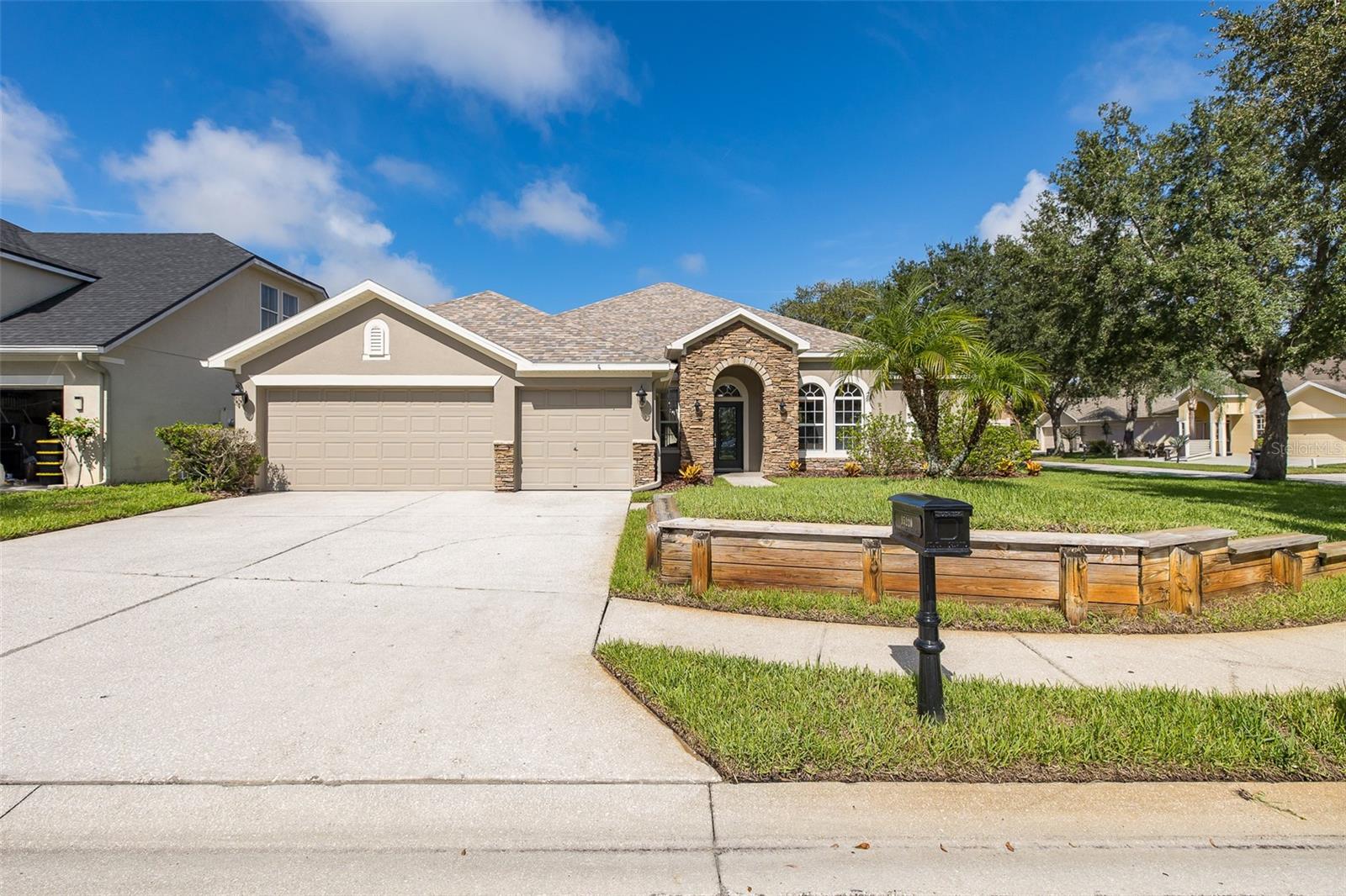 15220 Octavia Ln