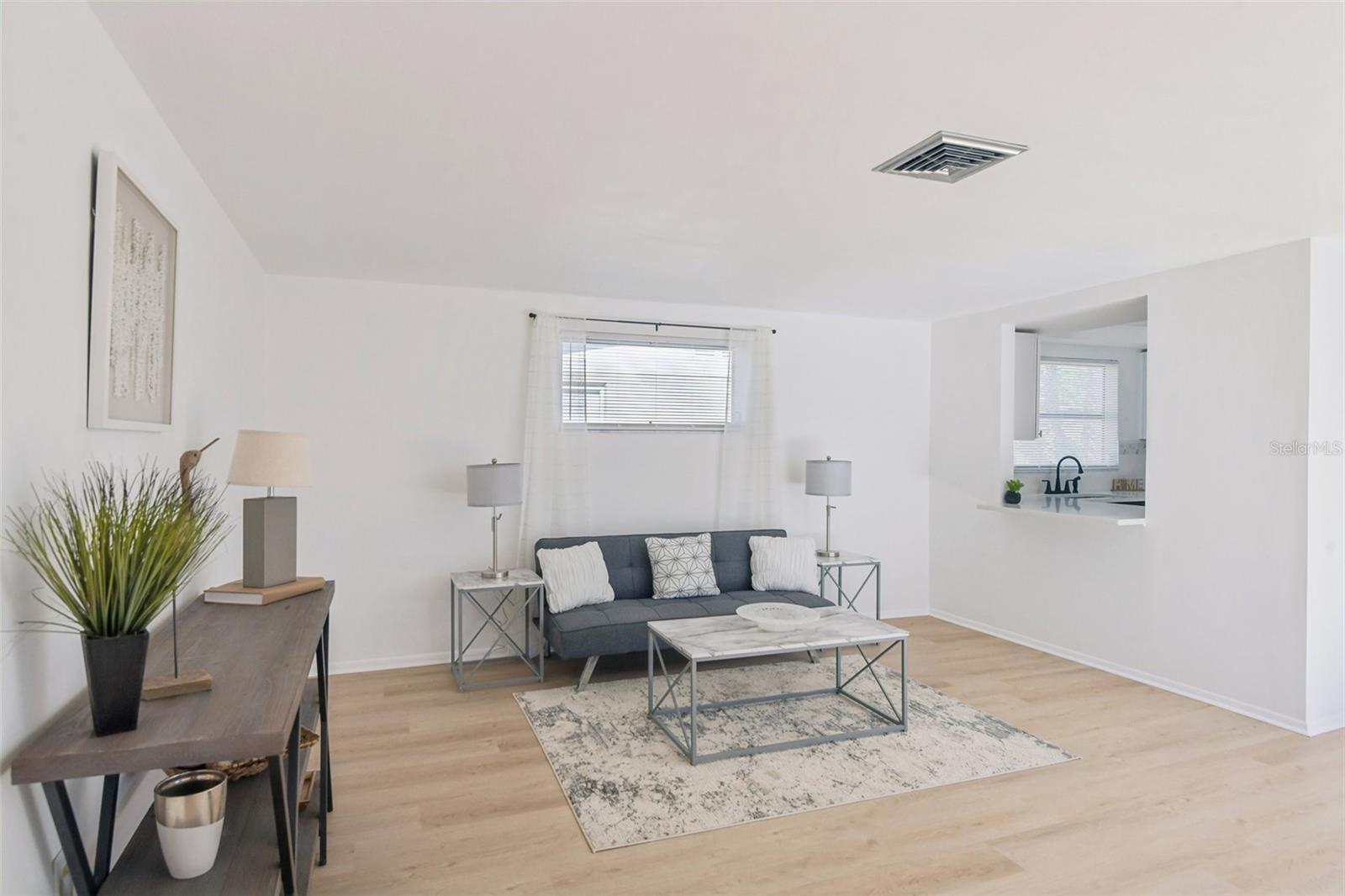 5137 Manor Dr